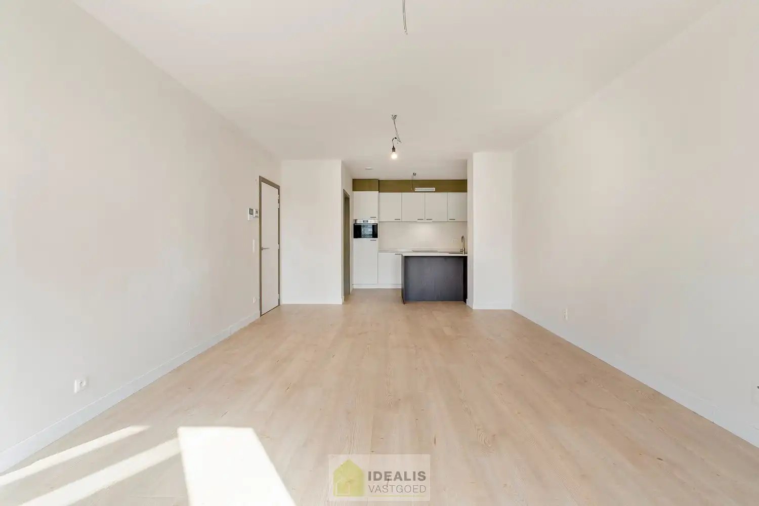 GELIJKVLOERS NIEUWBOUWAPPARTEMENT MET 1 SLAAPKAMER, KELDERBERGING EN EEN ONDERGRONDSE AUTOSTANDPLAATS foto 6