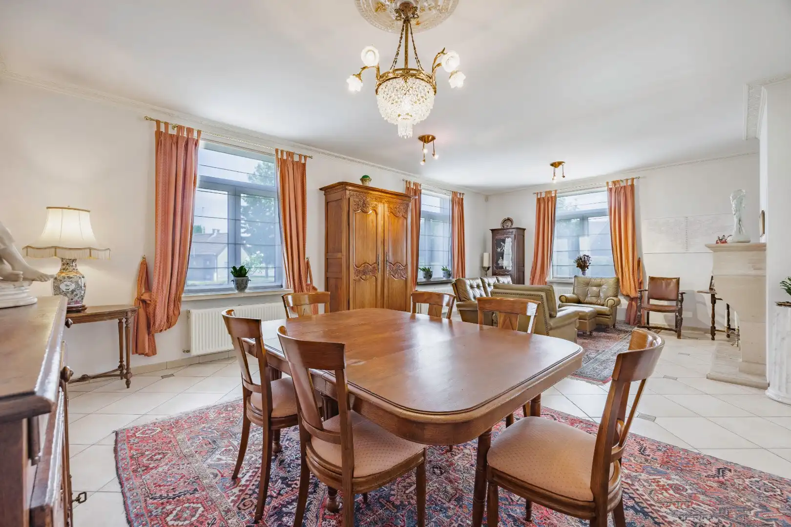 Klassieke villa in rustige buurt. foto 5