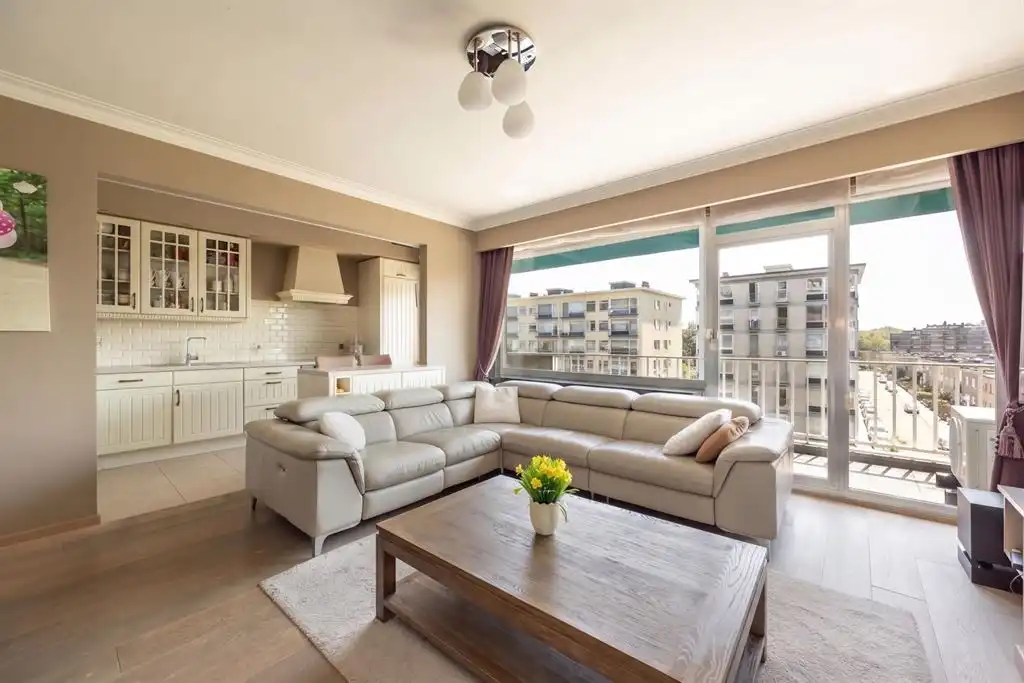 Instapklaar appartement met optionele parkeerplaats foto {{pictureIndex}}