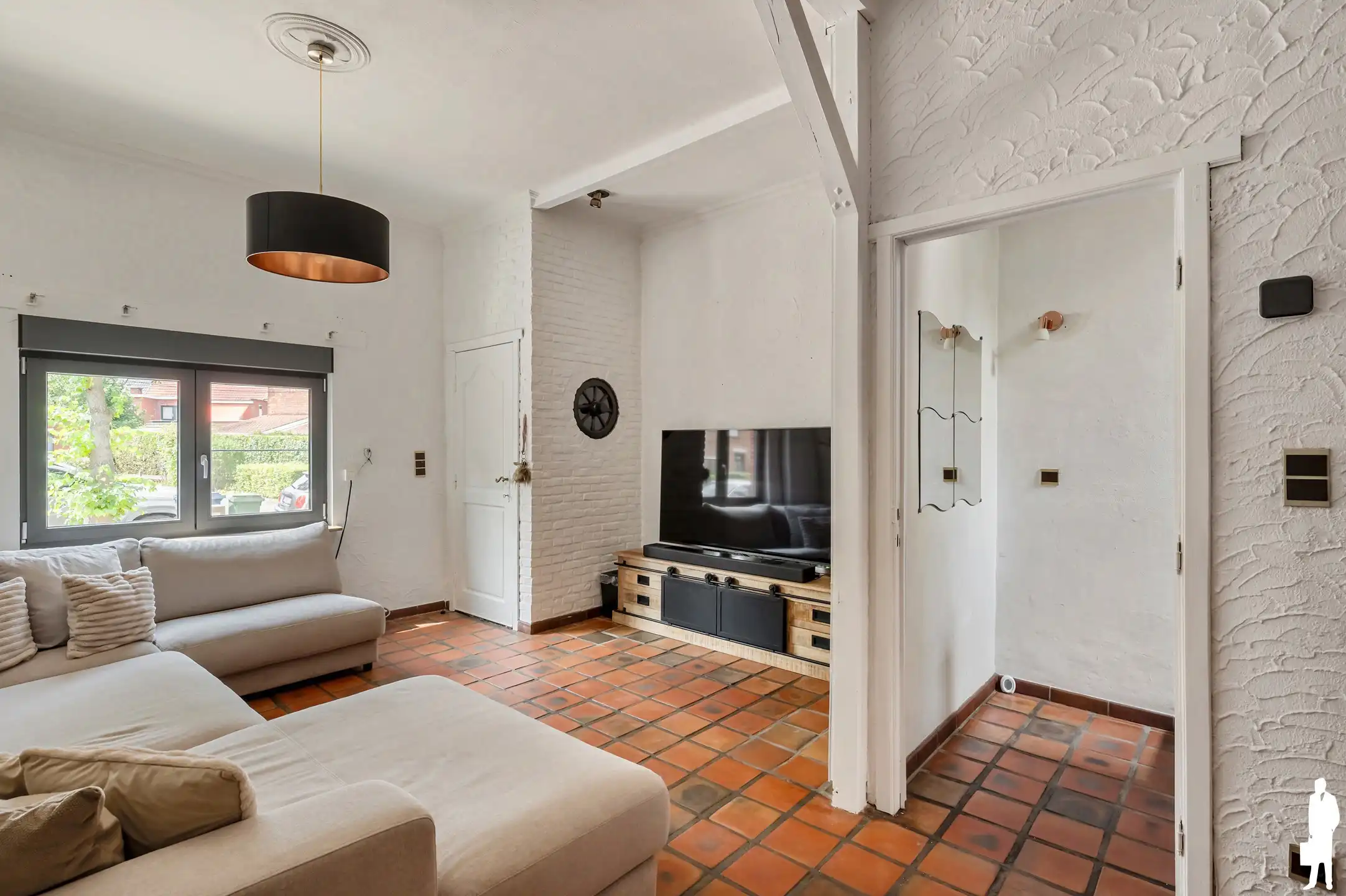 Zeer goed onderhouden woning, nabij het centrum van Ekeren! foto 3