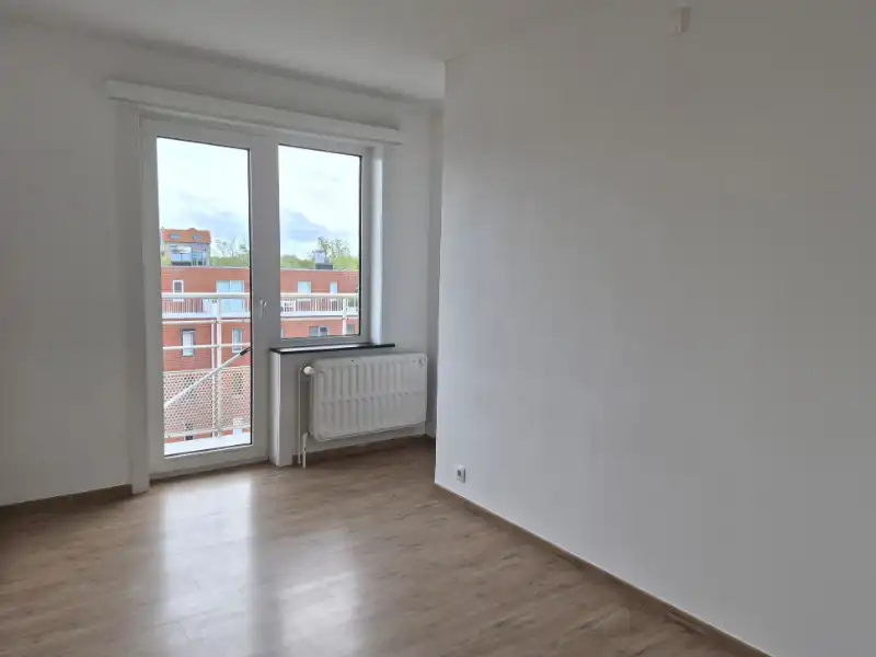Ruim drie slaapkamer appartement te huur op jaarbasis foto 7