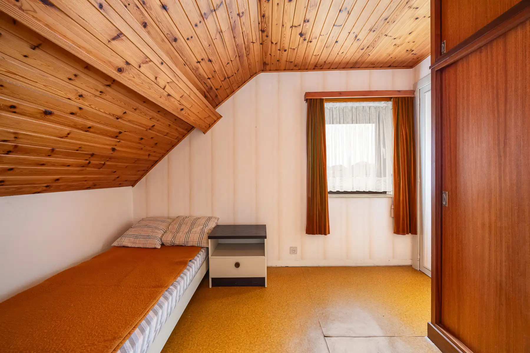 Vrijstaande eengezinswoning met 3 slaapkamers op een perceel van 912m².  foto 16