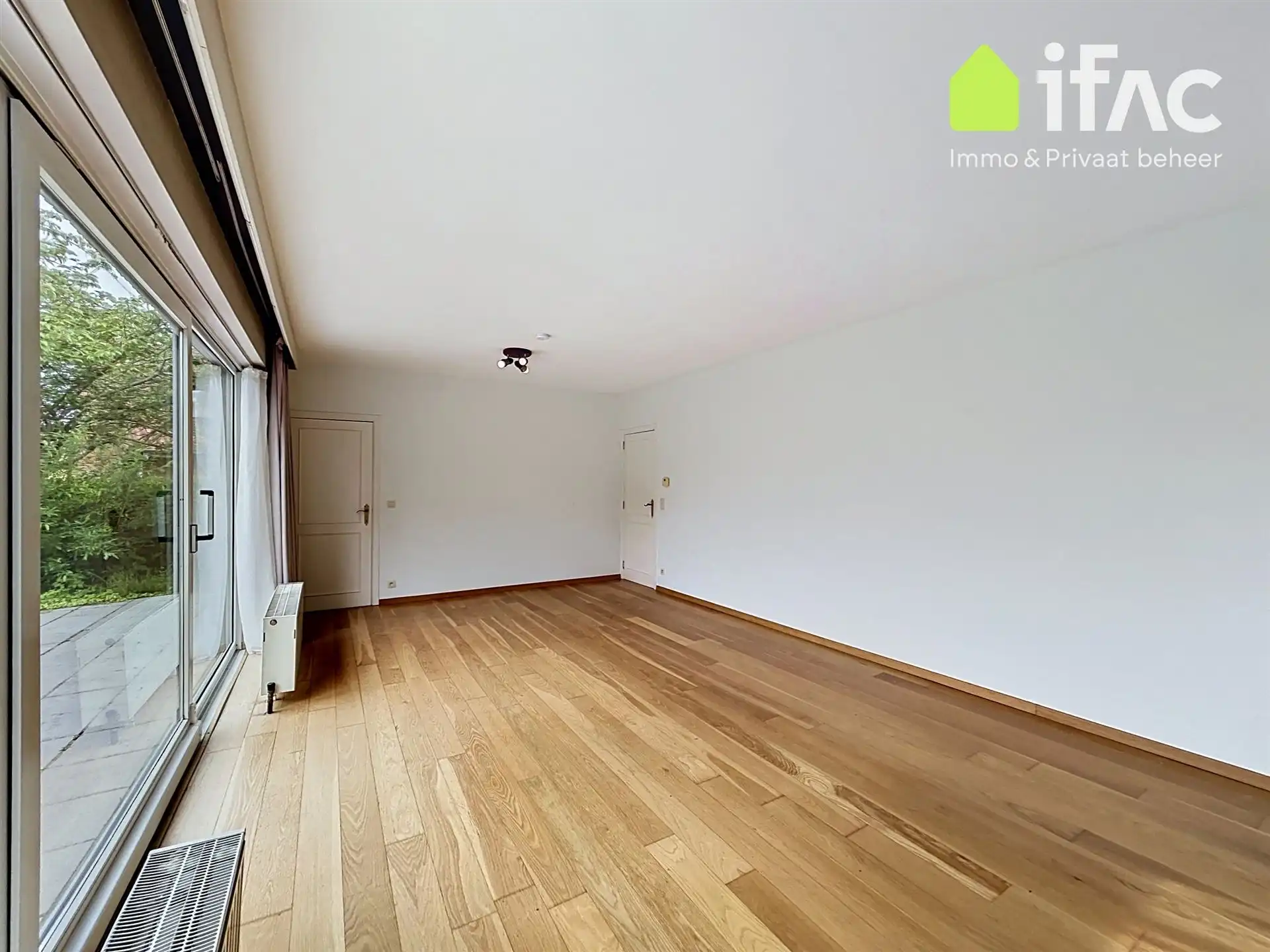 Goed gelegen 3 slaapkamer villa - vlakbij Park en centrum  foto 9