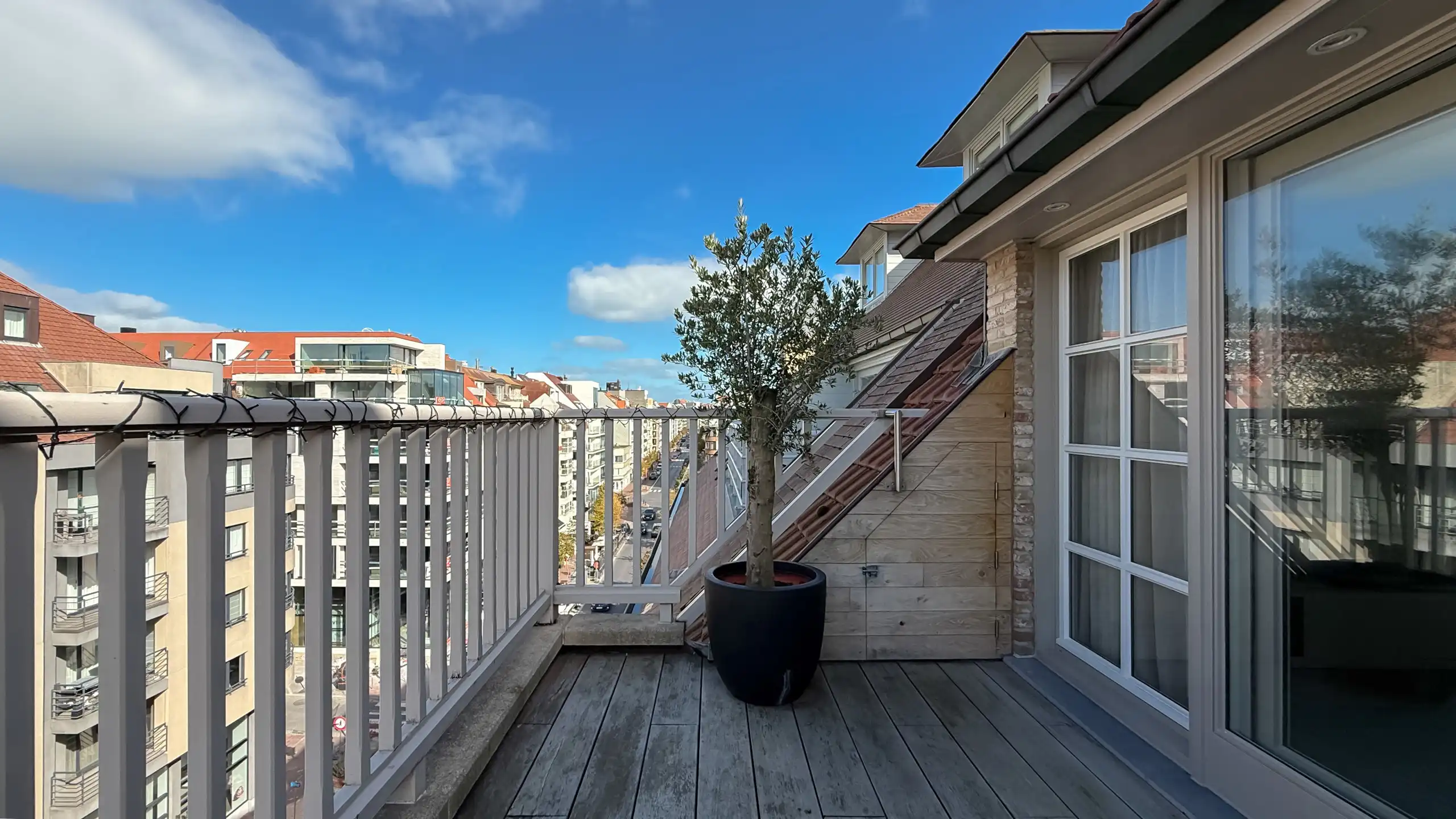 Stijlvol gerenoveerd duplexappartement / centrum van Knokke. foto 13