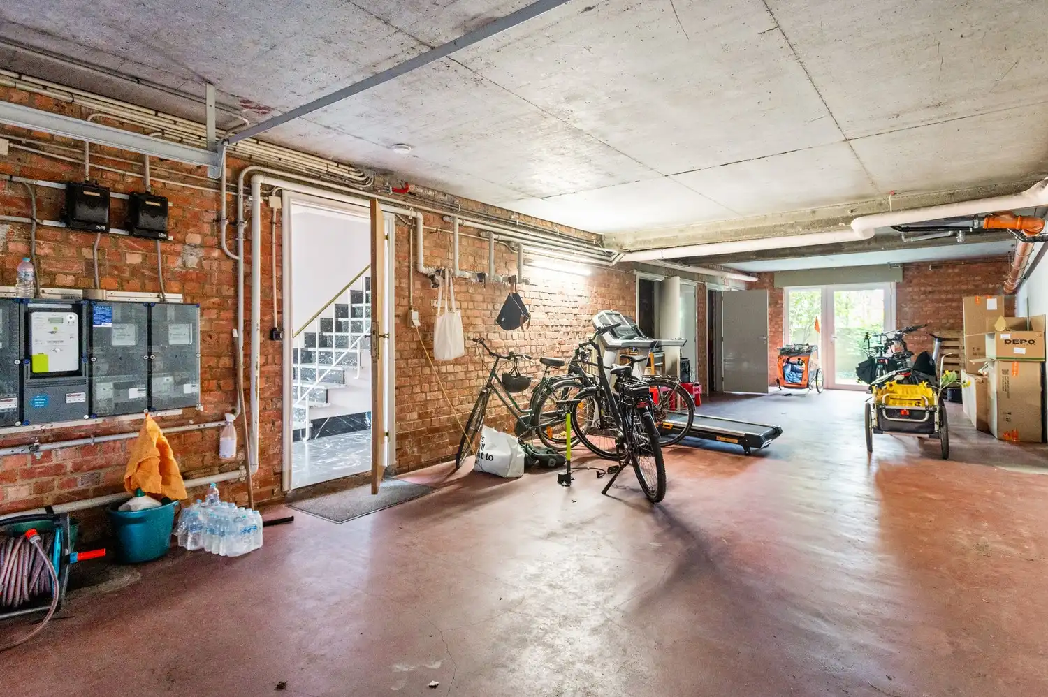 Charmant, doch op te frissen appartement met 2 slaapkamers en terras op centrale locatie in Deurne! foto 15