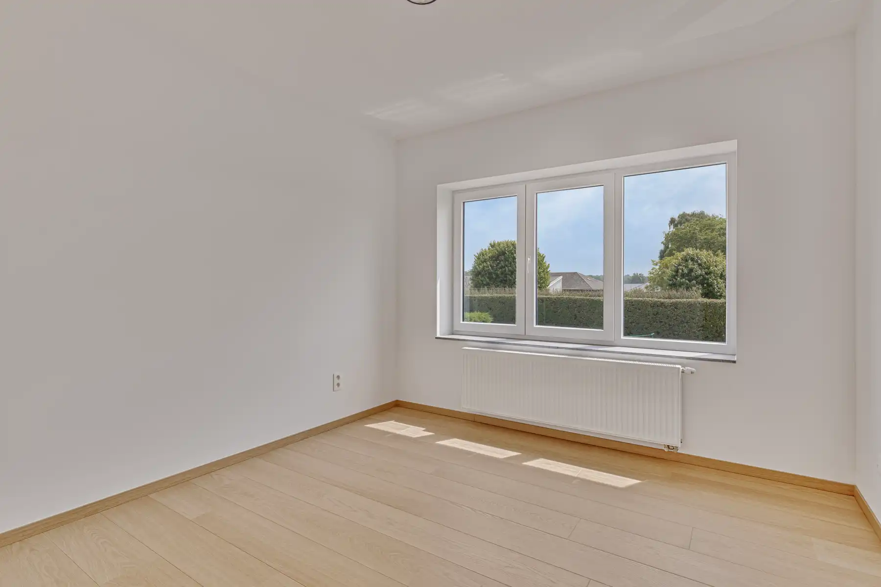 Duplex appartement met 4 slpk en 2 badkamers, tuin en garage foto 8