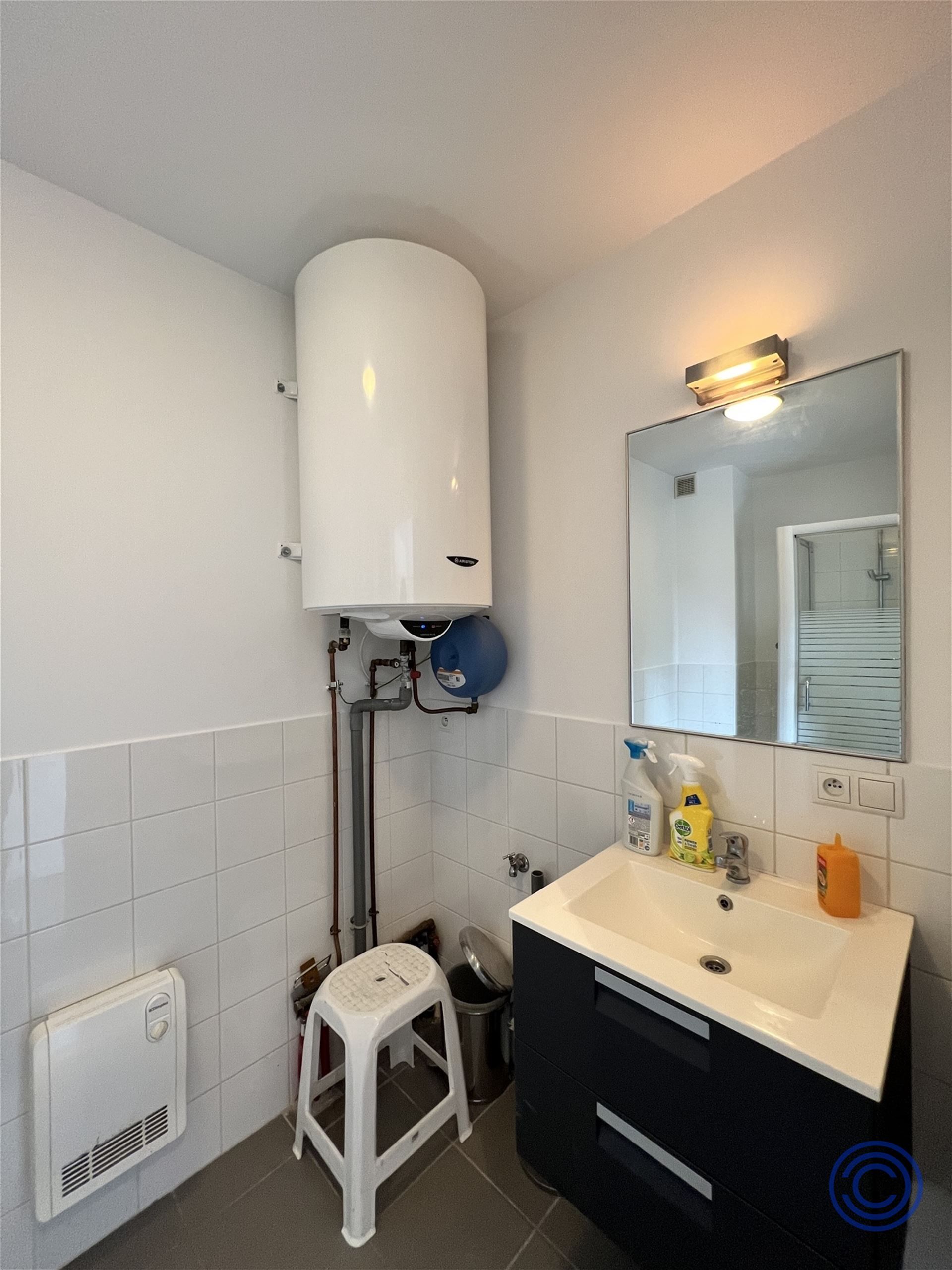 Leuke studio met terrasje en 4,5% rendement! foto 5