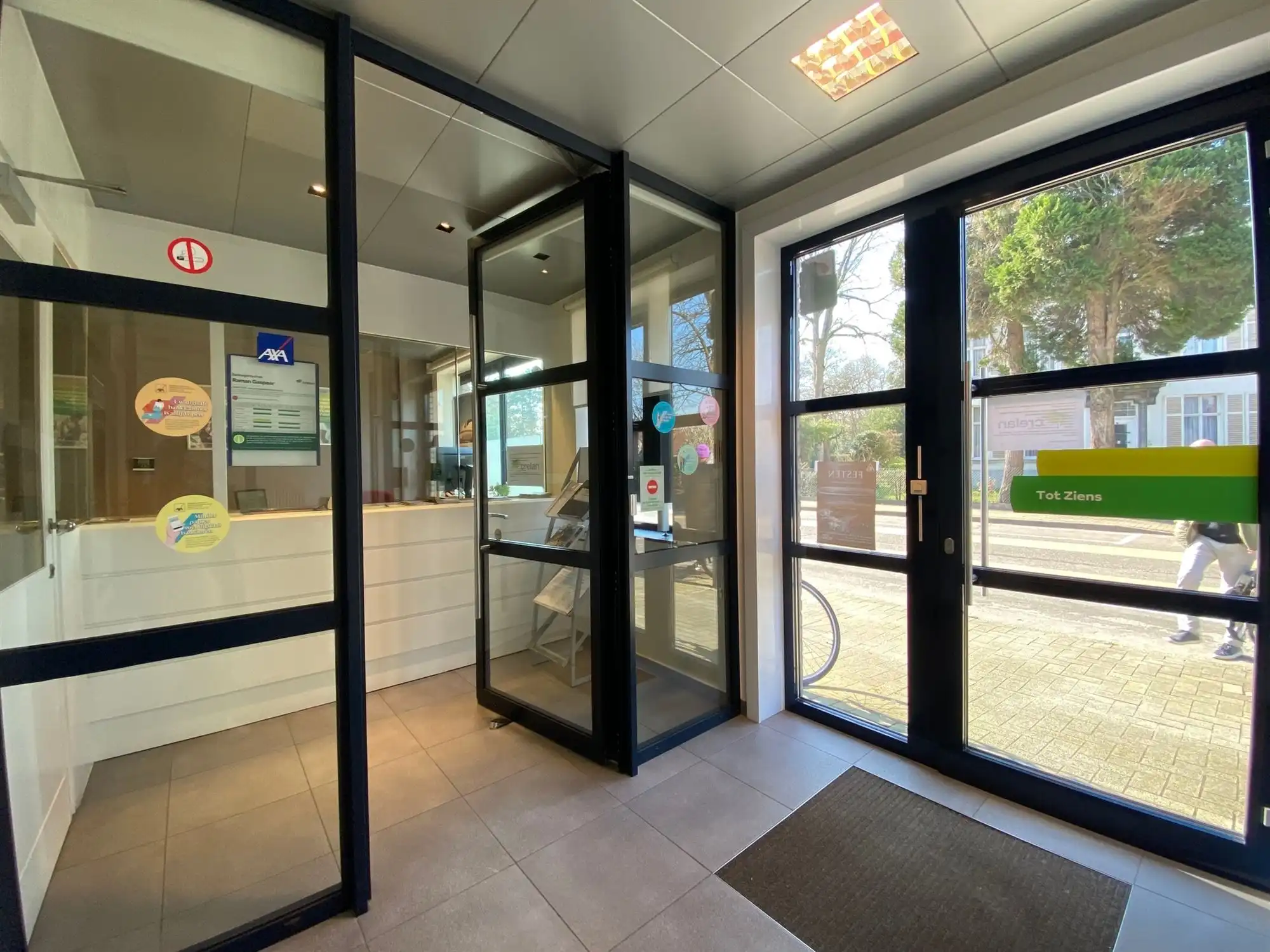 Commerciële ruimte met verschillende eenheden foto 2