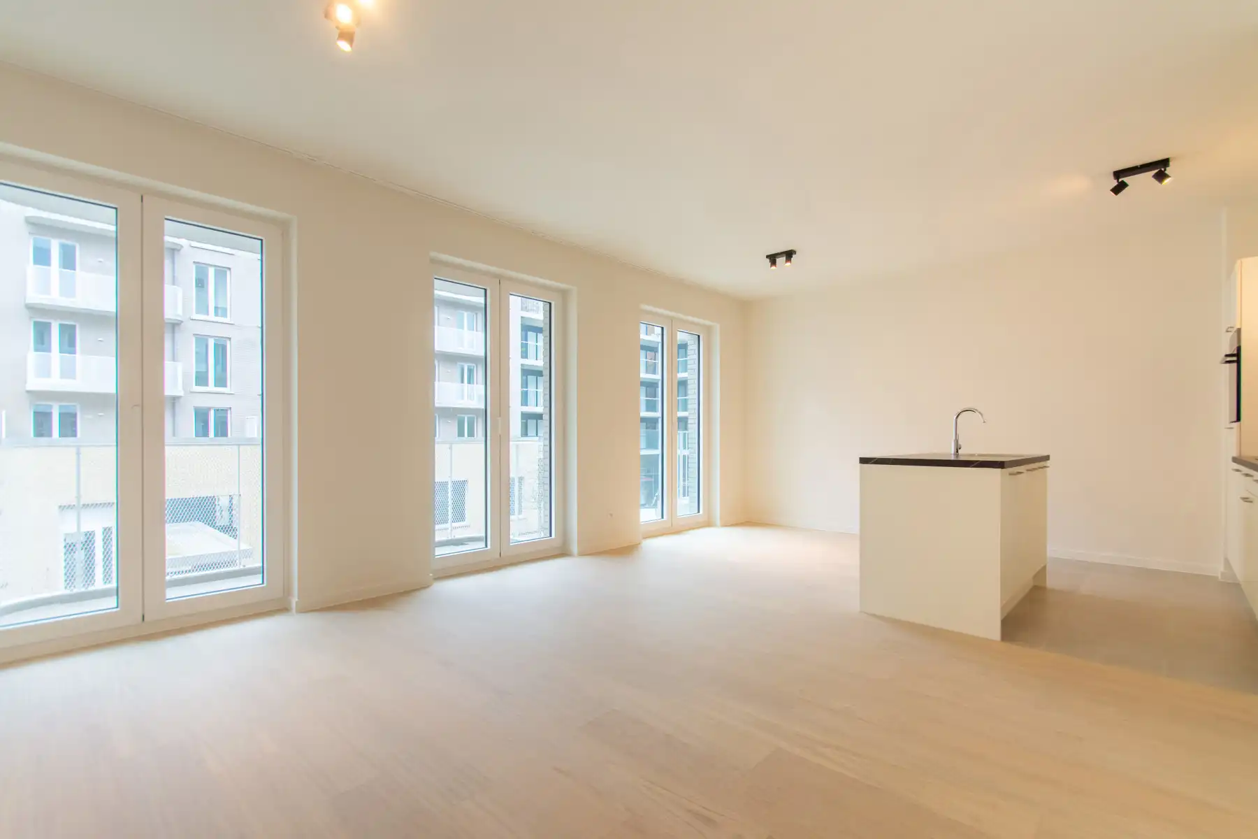 Lichtrijk nieuwbouwappartement met 2 slaapkamers en terras foto 4