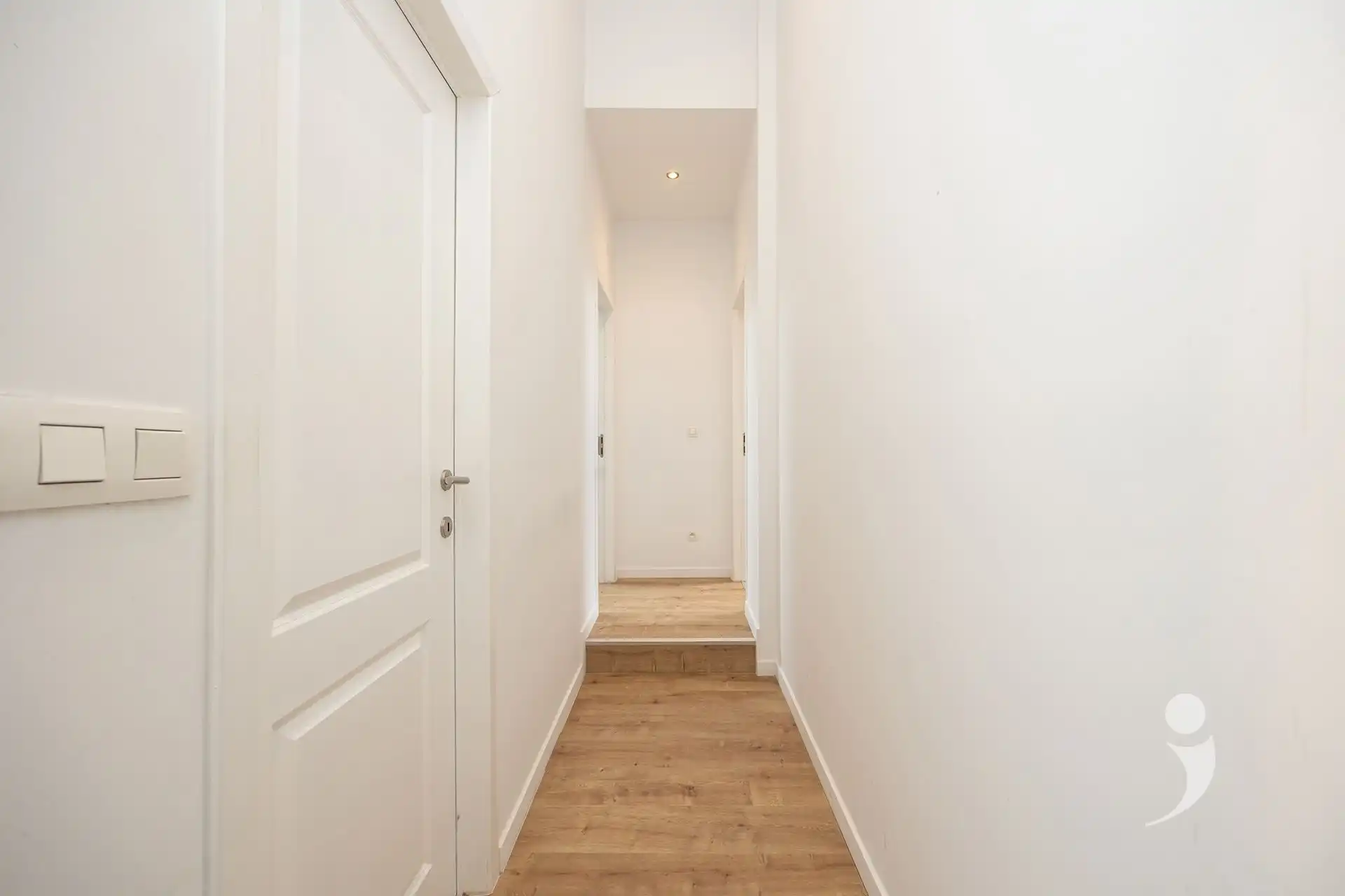 Recent gerenoveerde woning op een rustige locatie! foto 17