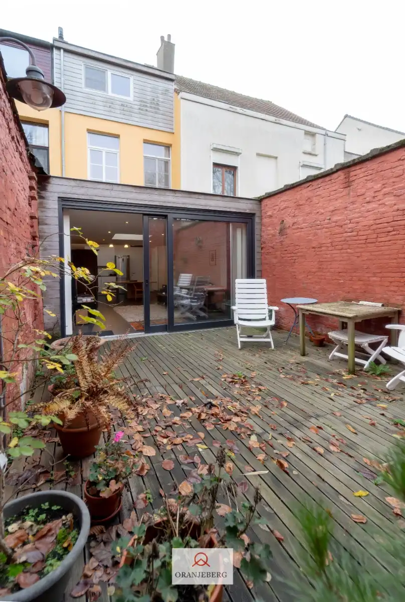 Huis met tuintje vlakbij Coupure foto 11