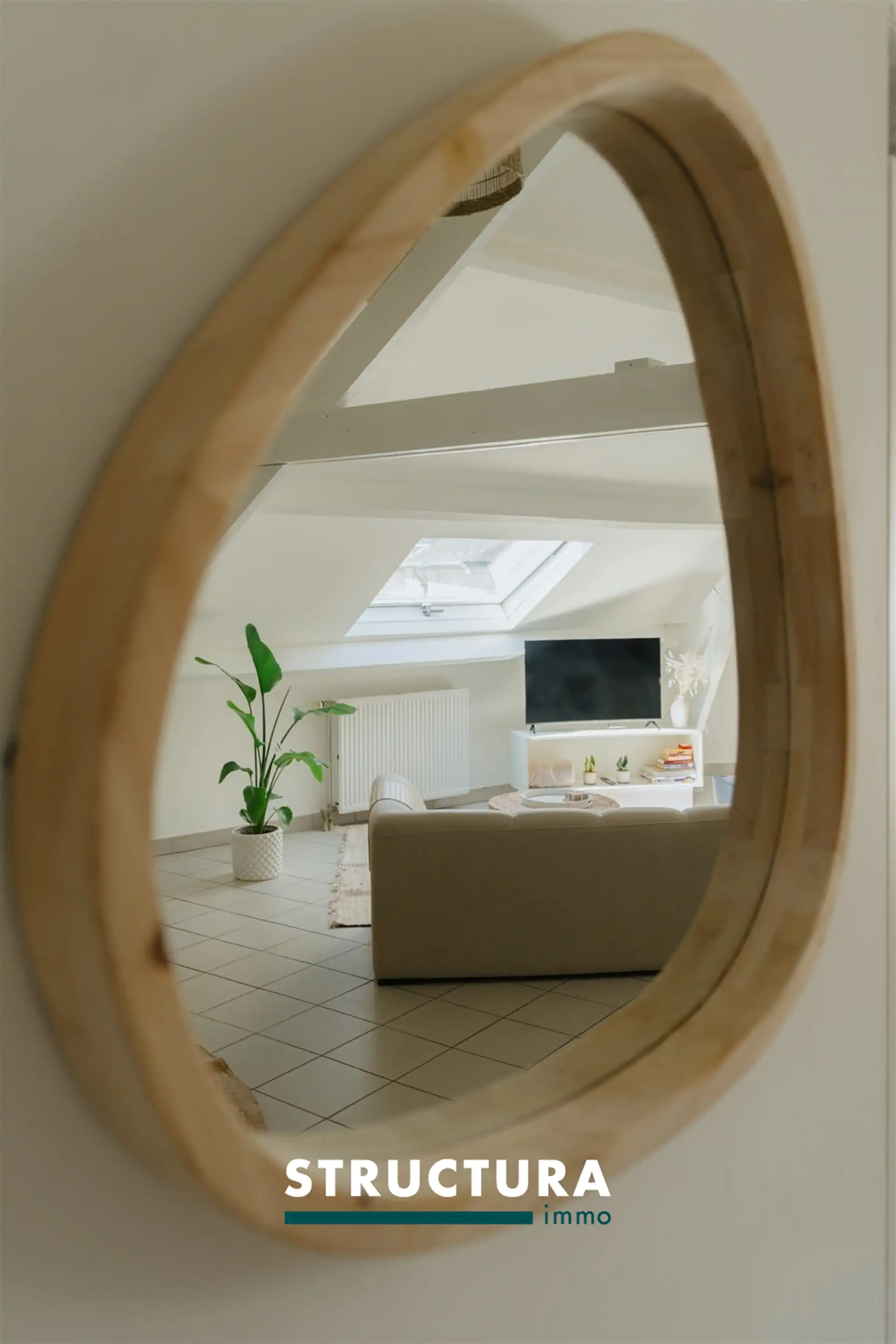 Bemeubelde loft op centrale ligging foto 11