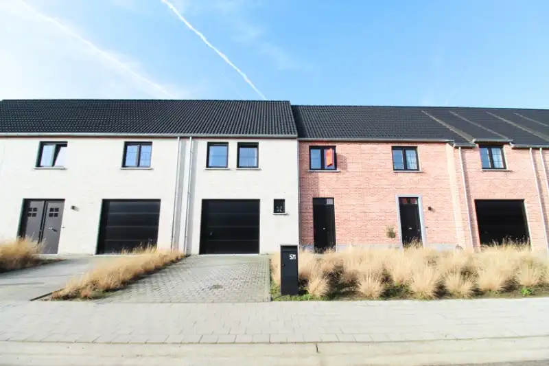 Ruime nieuwbouwwoning met inpandige garage te Roeselare foto 12