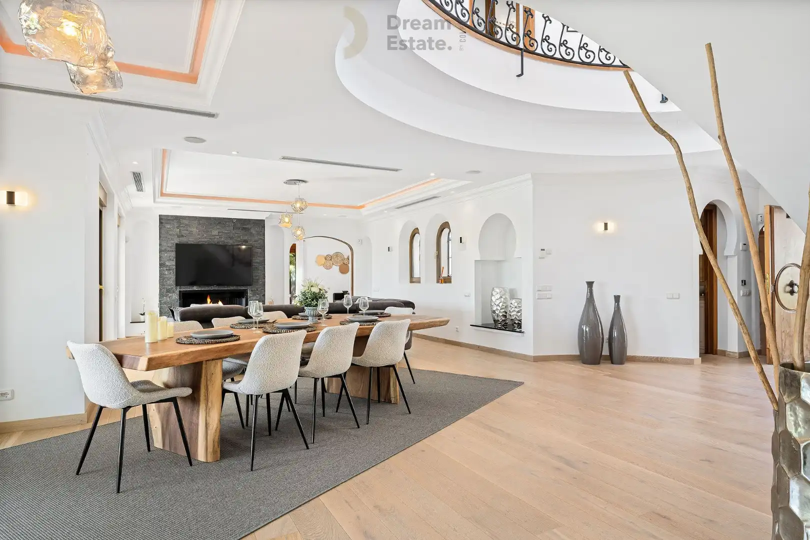 Welkom in deze prachtige villa te El Paraiso, een mix van Andalusische charme en moderne elegantie. foto 13