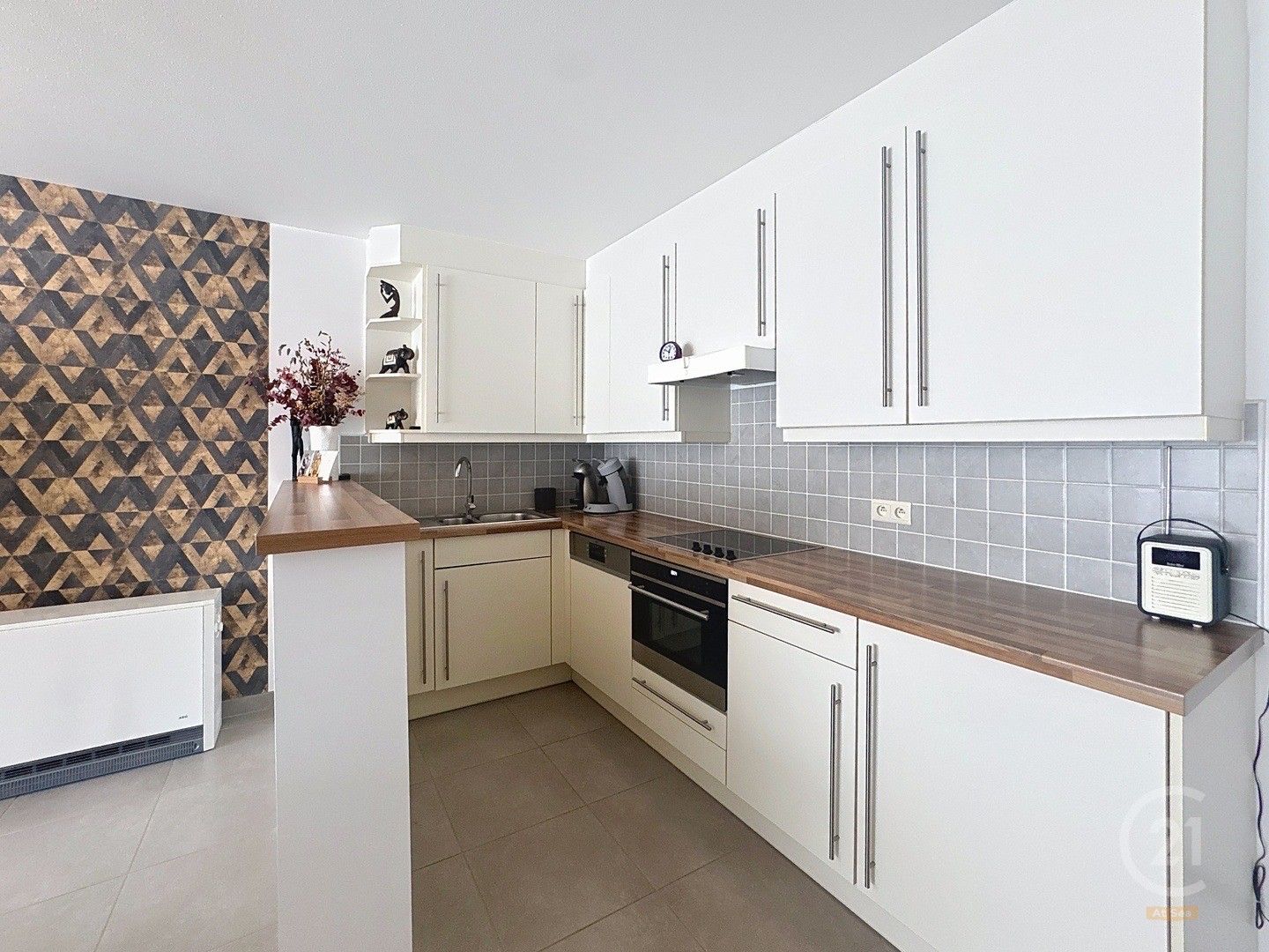 Instapklaar appartement met terras in Oostende foto {{pictureIndex}}