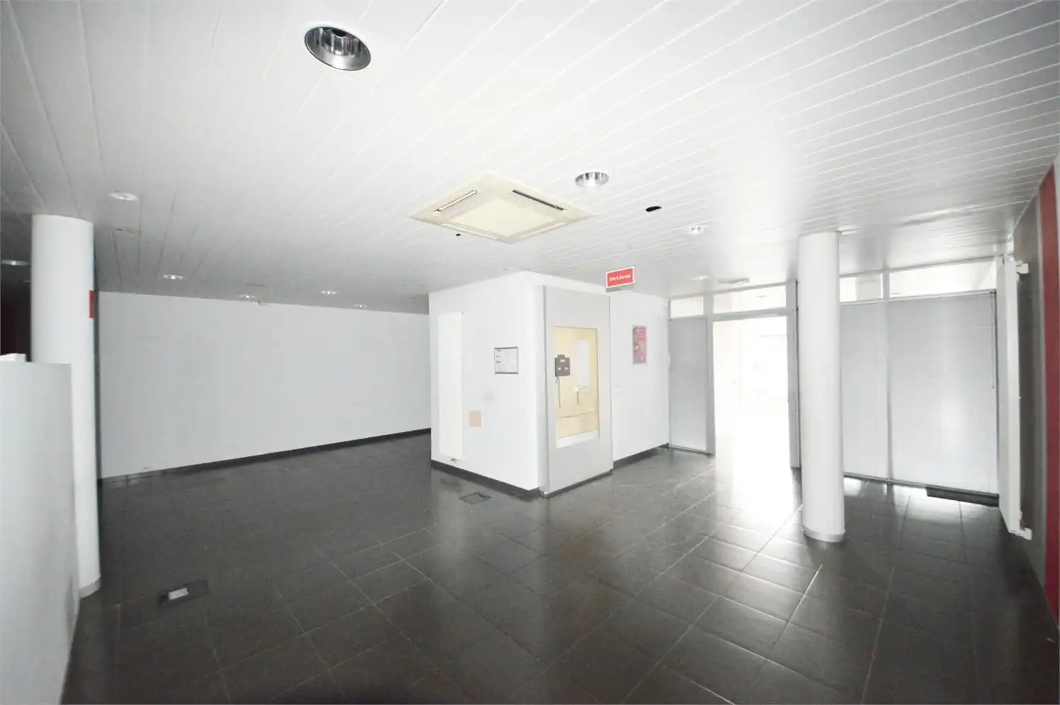 MODERN COMMERCIEEL GELIJKVLOERS 400 M2 OPTIONELE PARKING foto 6