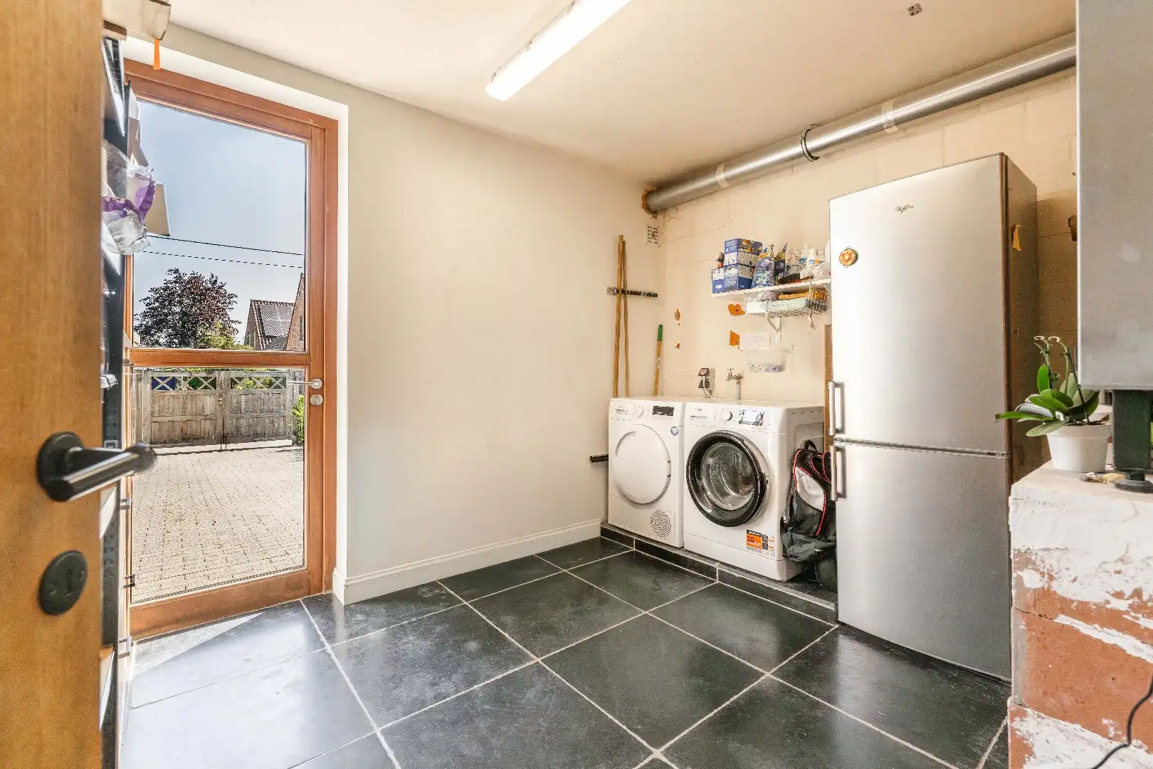INSTAPKLARE GEZINSWONING  3 SLPKS | TUIN & TOEGANG ACHTEROM foto 11