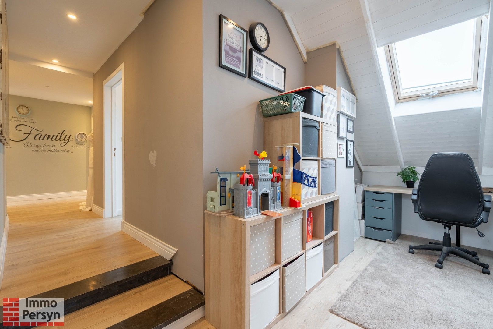 Luxueuze, ruime 4-slaapkamer woning. Twee badkamers. Gelijkvloers wonen. foto 29