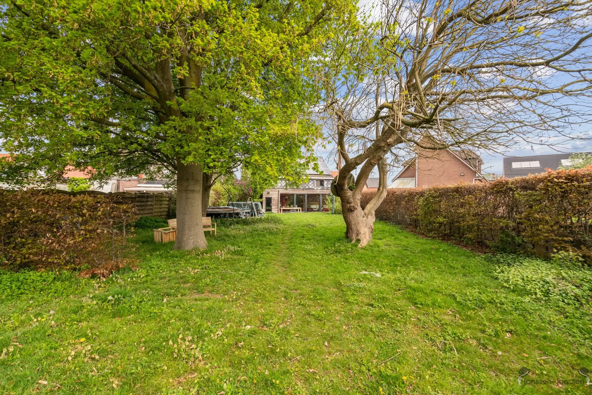 Karaktervolle, volledig gerenoveerde woning met ruime tuin en uitzicht op paardenweide foto 20
