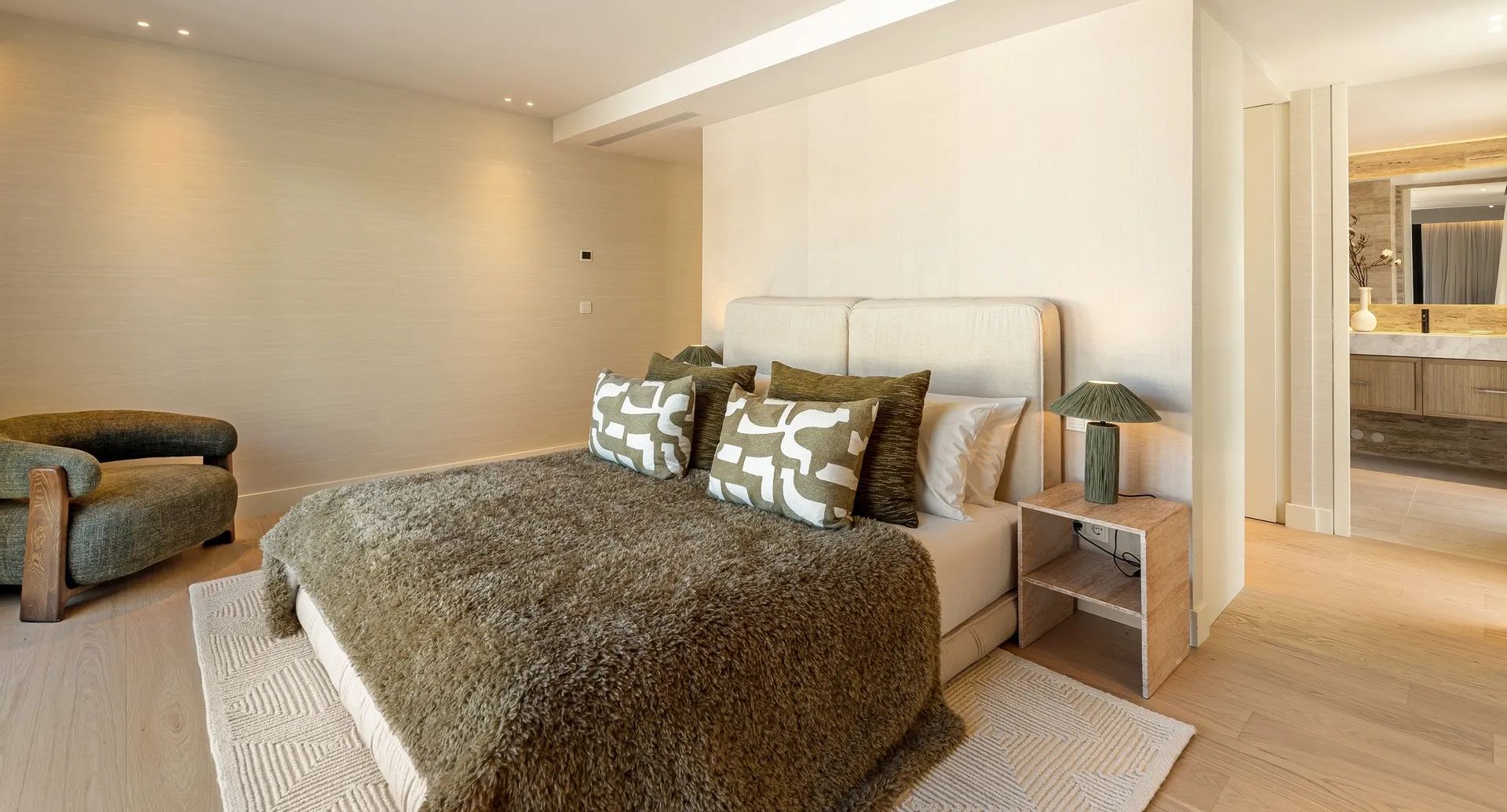 Pure perfectie in Nueva Andalucía: unieke villa met hoogwaardige afwerking foto 15