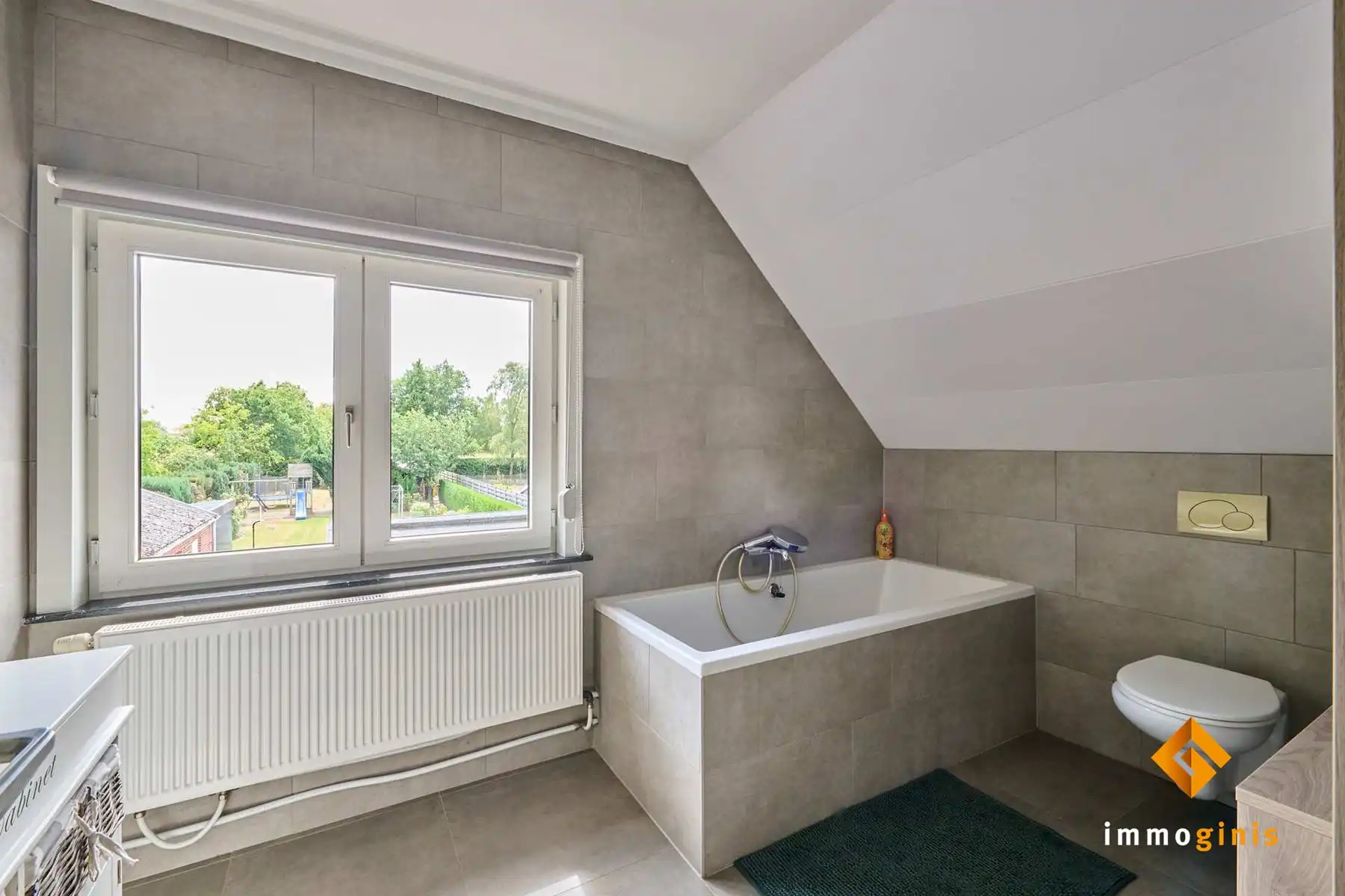 Instapklare woning met 2 slaapkamers op een perceel van 11a11ca, op een groene locatie.  foto 16