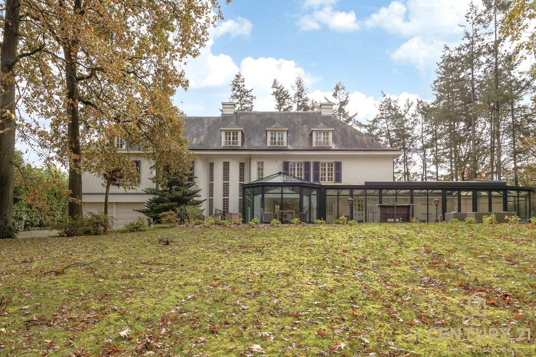 Imposante villa met wellness en binnenzwembad op ca 4950m² foto 32