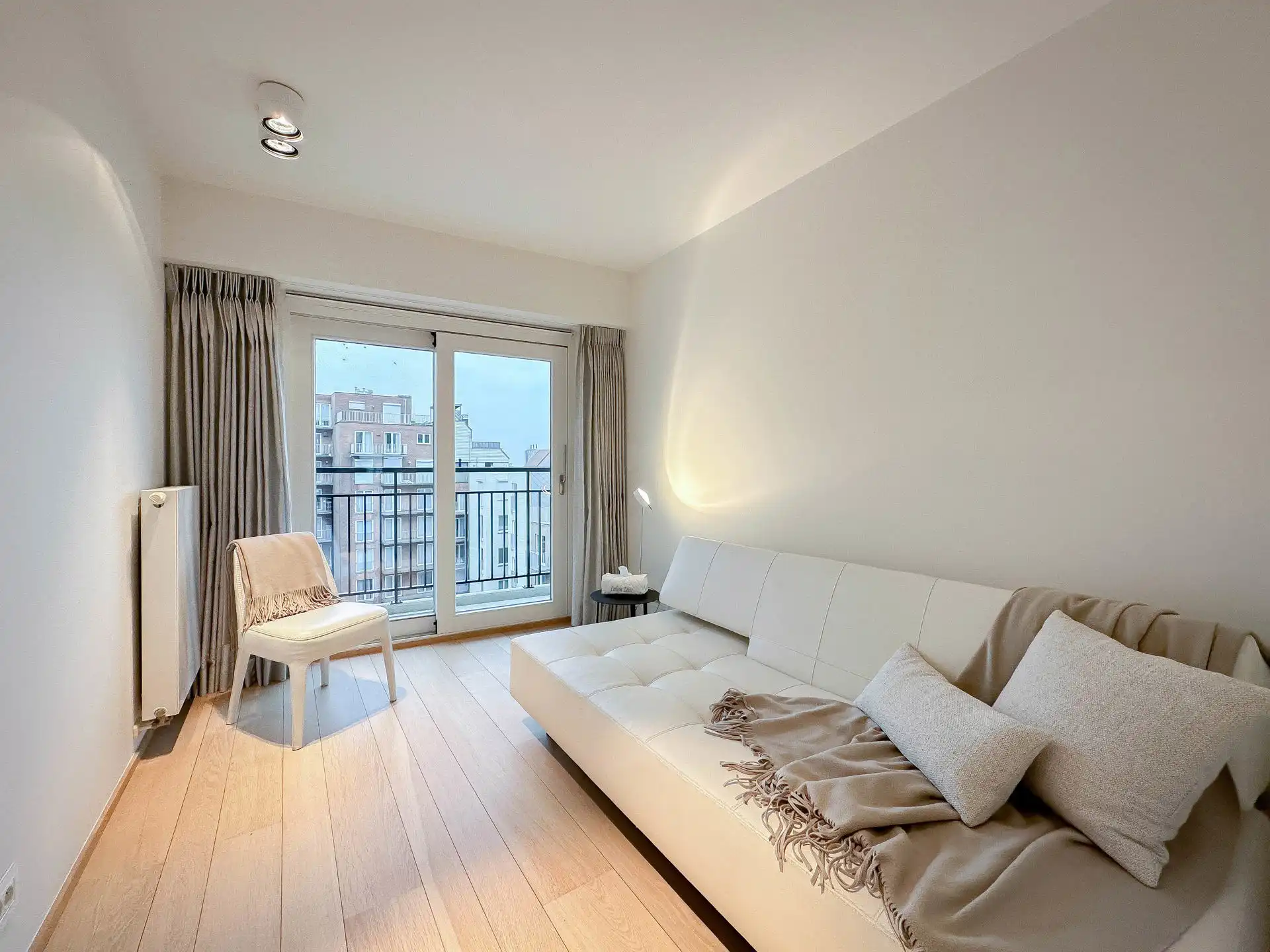 Uitzonderlijk appartement in de iconische residentie Carlton foto 27