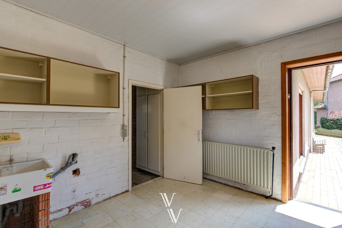 Mooi te renoveren landhuis met 3 slpk foto 21