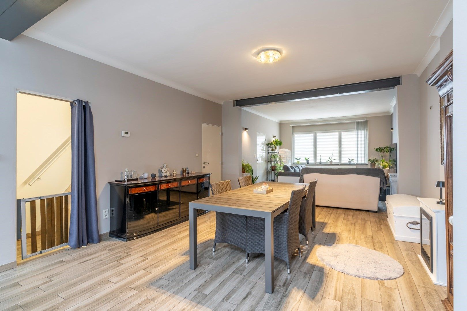 Gerenoveerde rijwoning met vier slaapkamers en tuintje vlakbij het centrum van Beverst foto 6