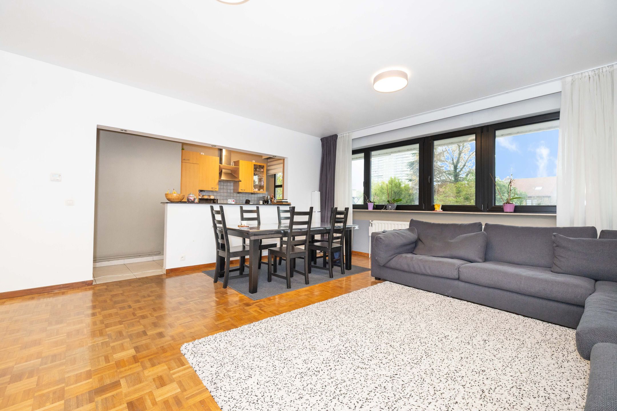 Mooi appartement met 2 slaapkamers van ± 98 m² foto {{pictureIndex}}