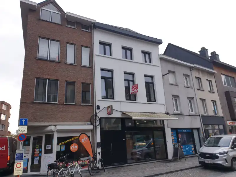 Volledig verhuurde opbrengsteigendom: bakkerij (GV) + 4-kamer co-housing (boven) foto 14