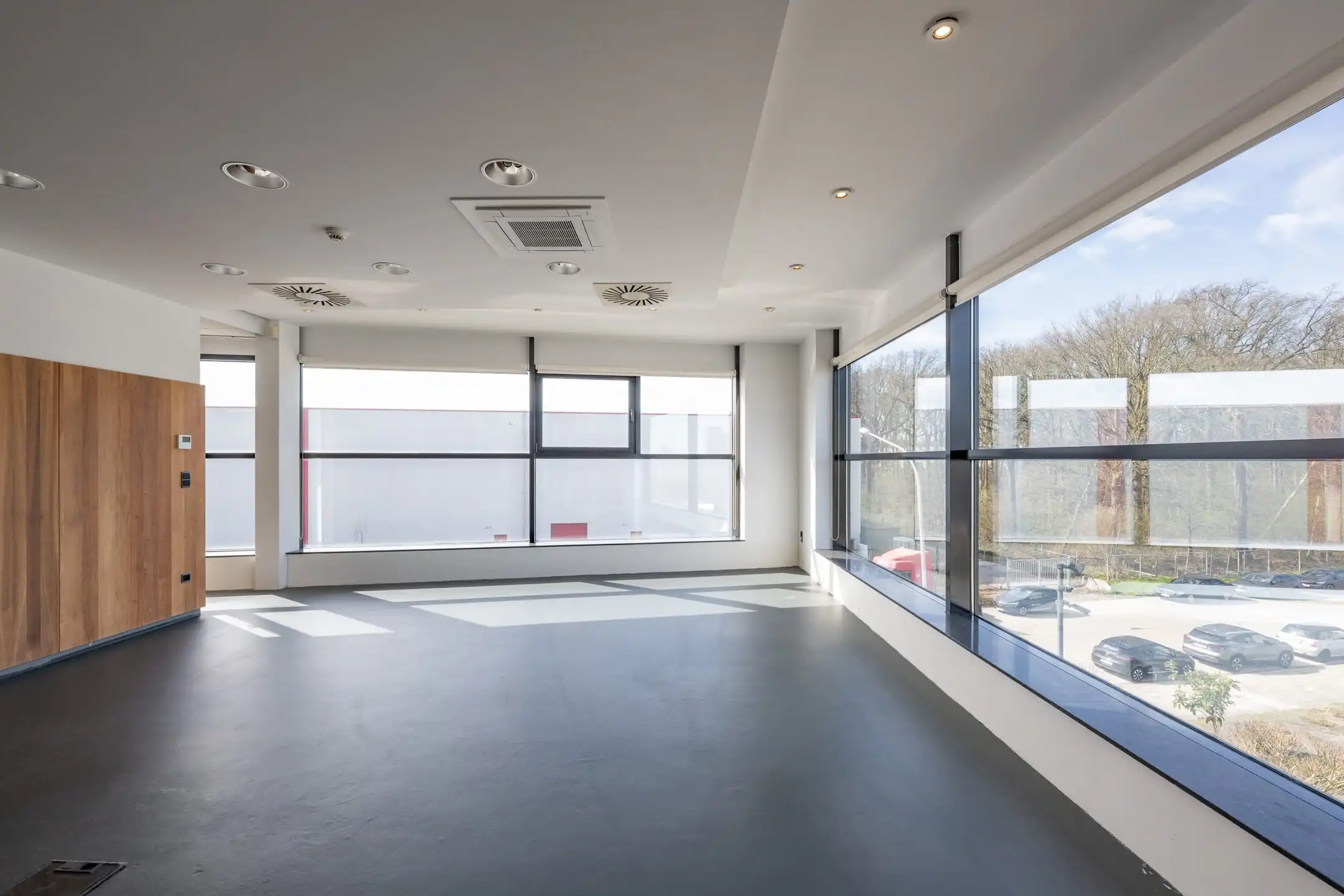 TE HUUR Bedrijfsgebouw te Wilrijk foto 19