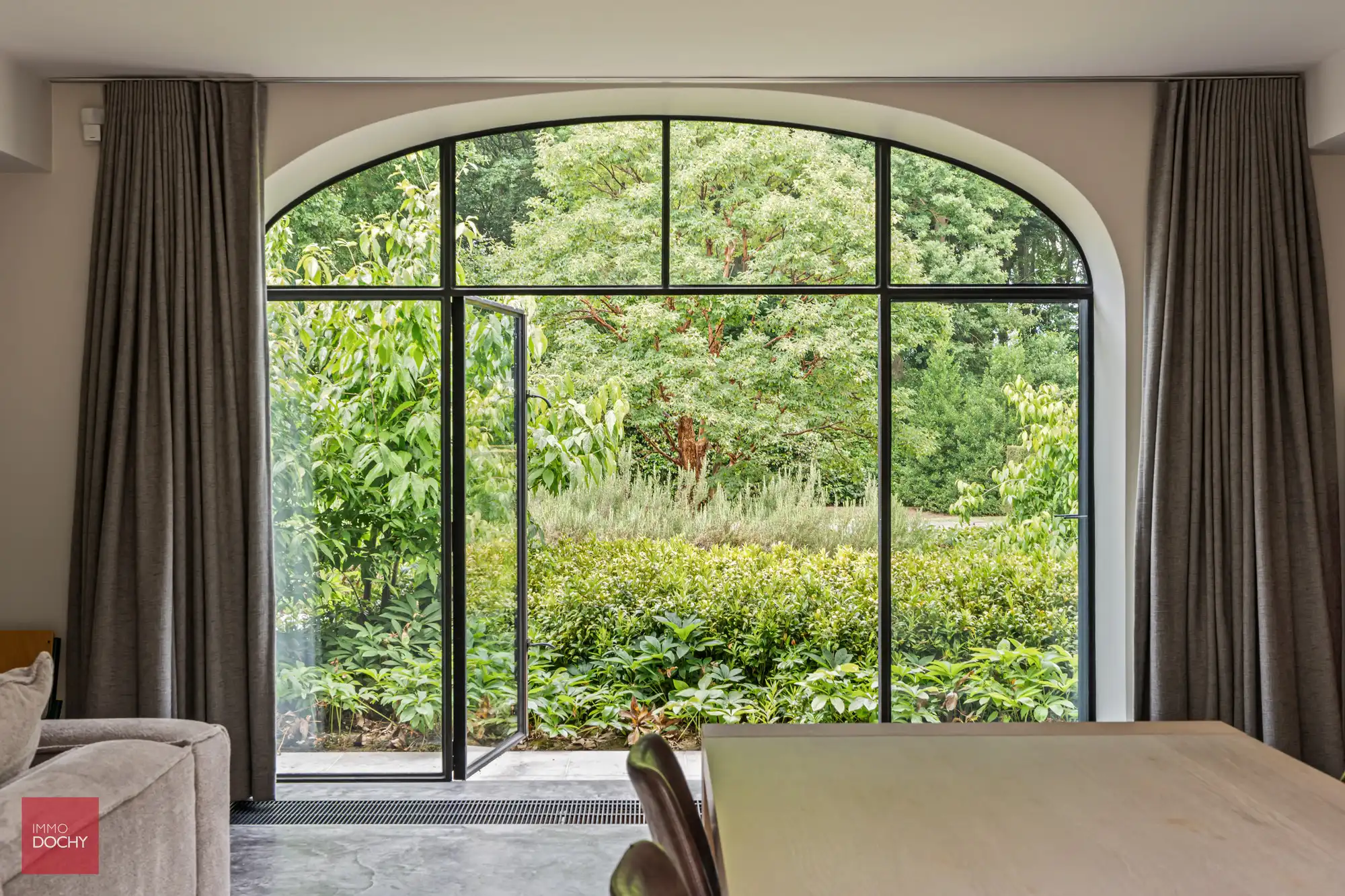 Unieke eigendom in alle rust en privacy op ca. 5,4ha foto 8