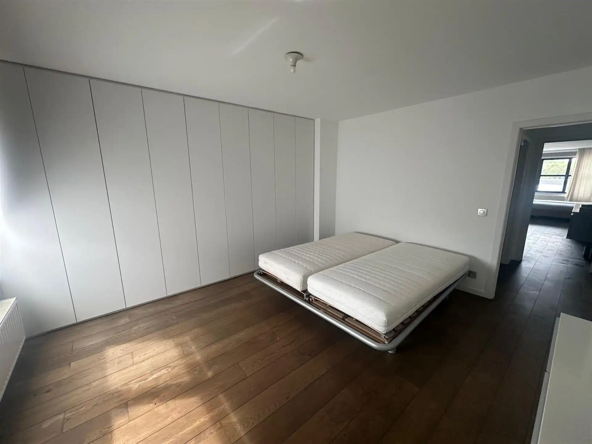 Stijlvol en lichtrijk appartement met twee terrassen en open uitzicht foto 14