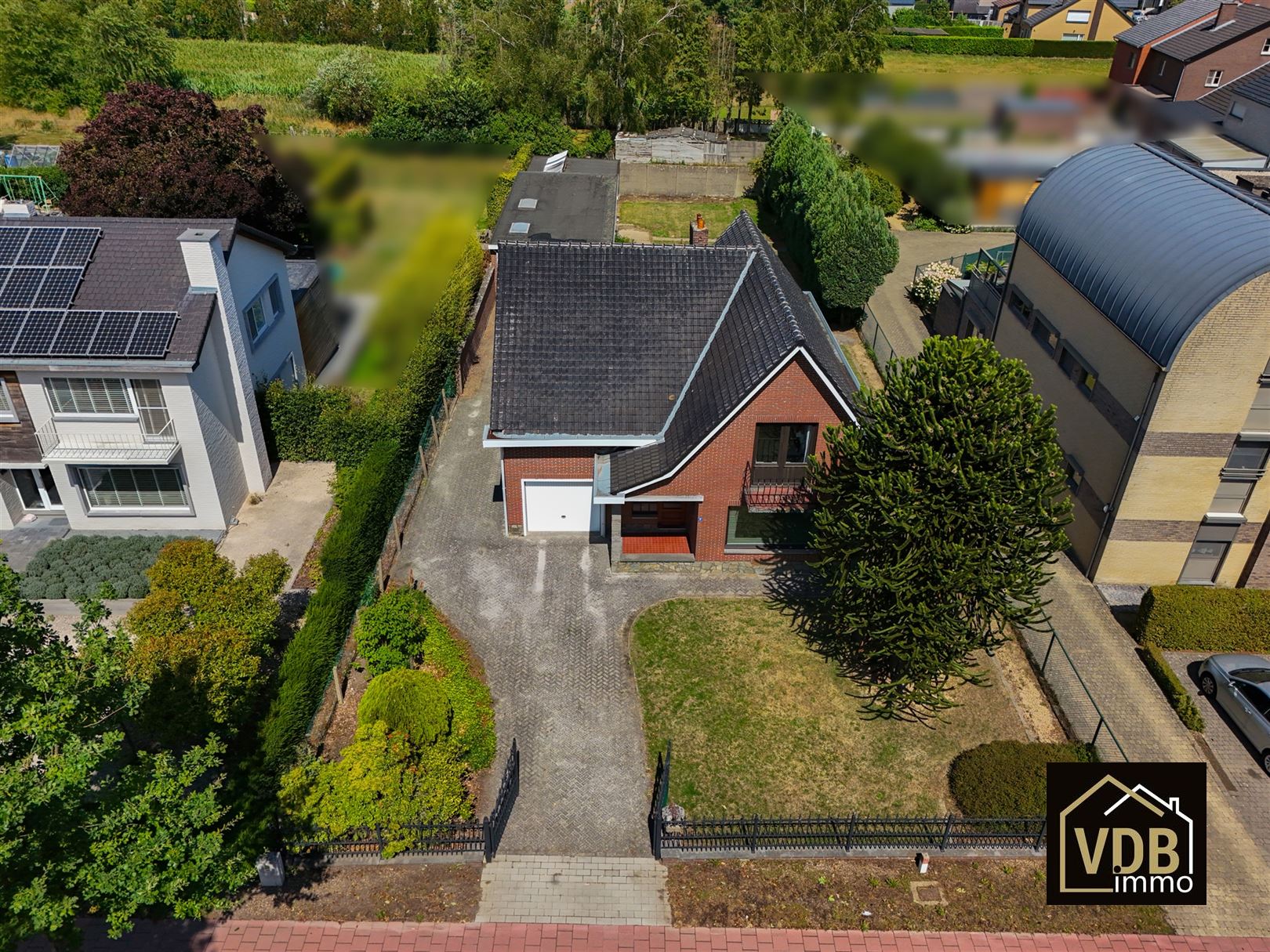  WONING MET 3 SLAAPKAMERS EN MEERDERE GARAGES foto 59