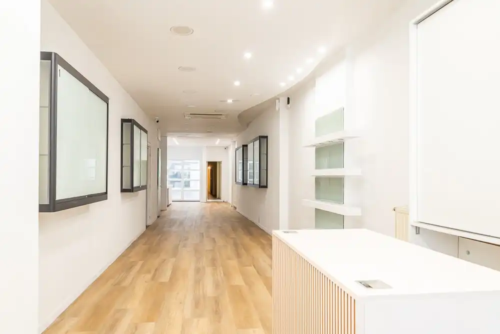 Veelzijdig handelspand op toplocatie in het centrum van Lanaken foto 4