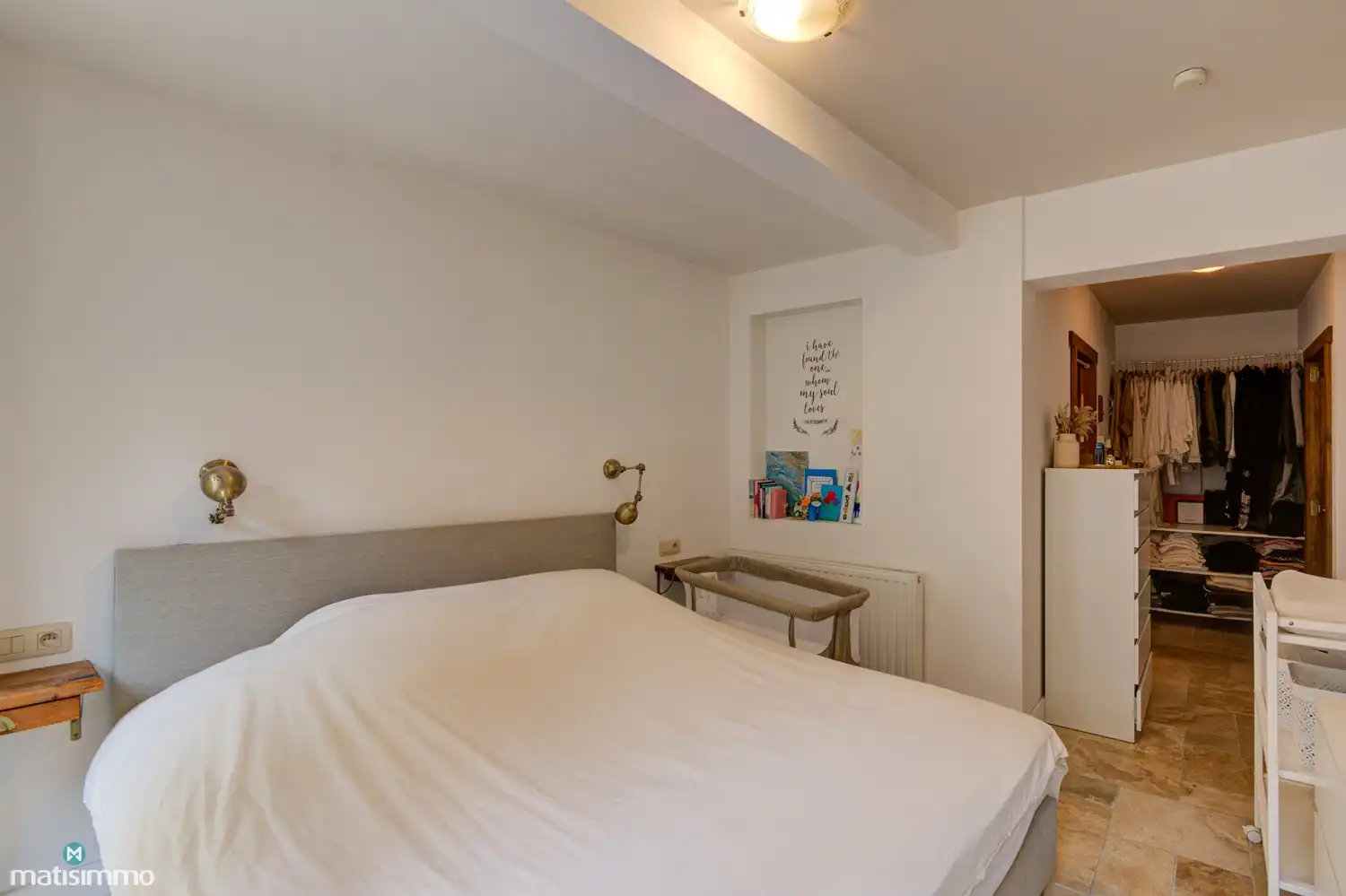 UNIEK 2-SLAAPKAMERAPPARTEMENT MET 2 ENSUITE BADKAMERS, KELDERBERGING EN RUIME BINNENKOER IN DE STADSKERN VAN TONGEREN foto 18