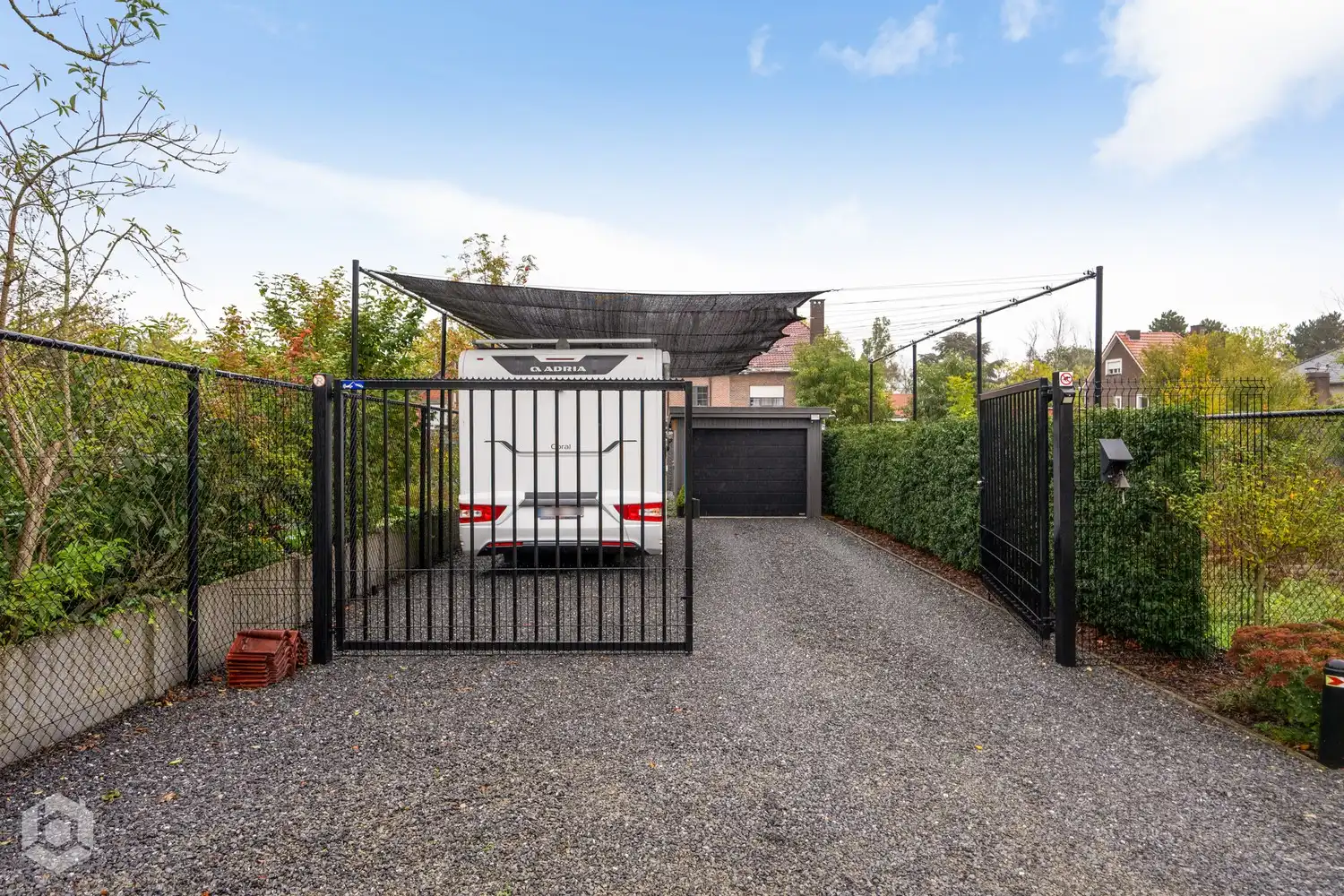 Instapklare woonst met 2slpkrs ,garage en achteringang foto 22