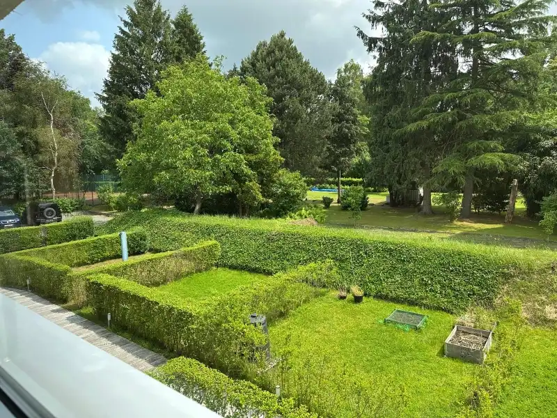 --- NIEUW --- Prachtig gelegen 1-slaapkamerappartement met autostaanplaats, terras én tuin! foto 8