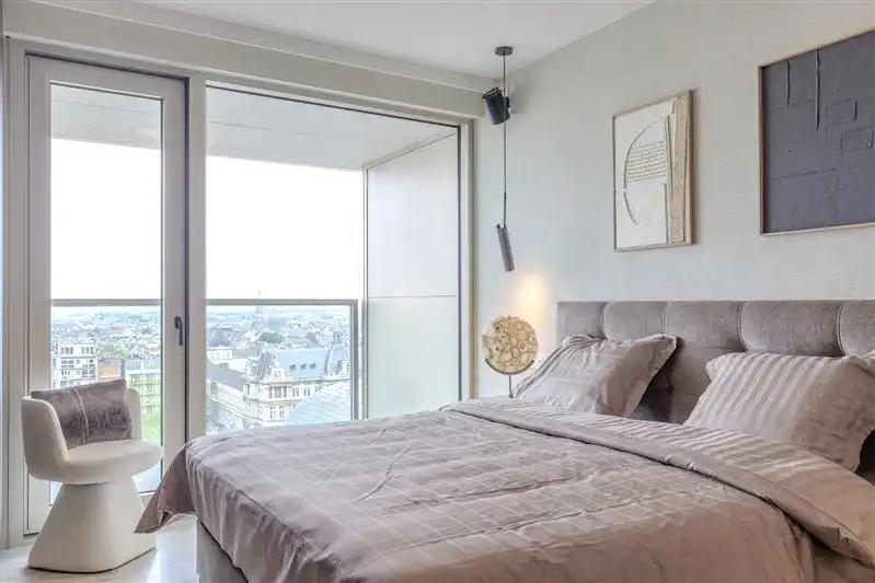 Exclusief gemeubeld 1- slaapkamerappartement in Antwerp Tower foto 13