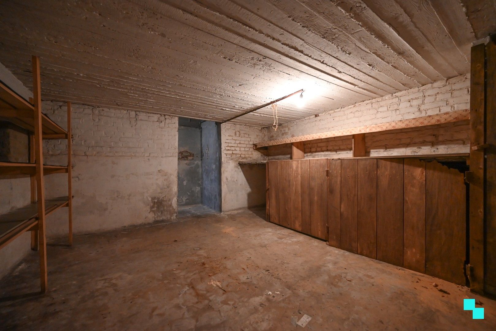 Zeer ruime & authentieke woning in Izegem foto 32