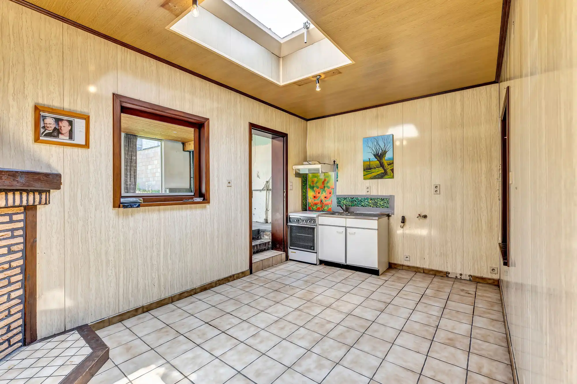 Te renoveren woning met garage en tuin foto 5