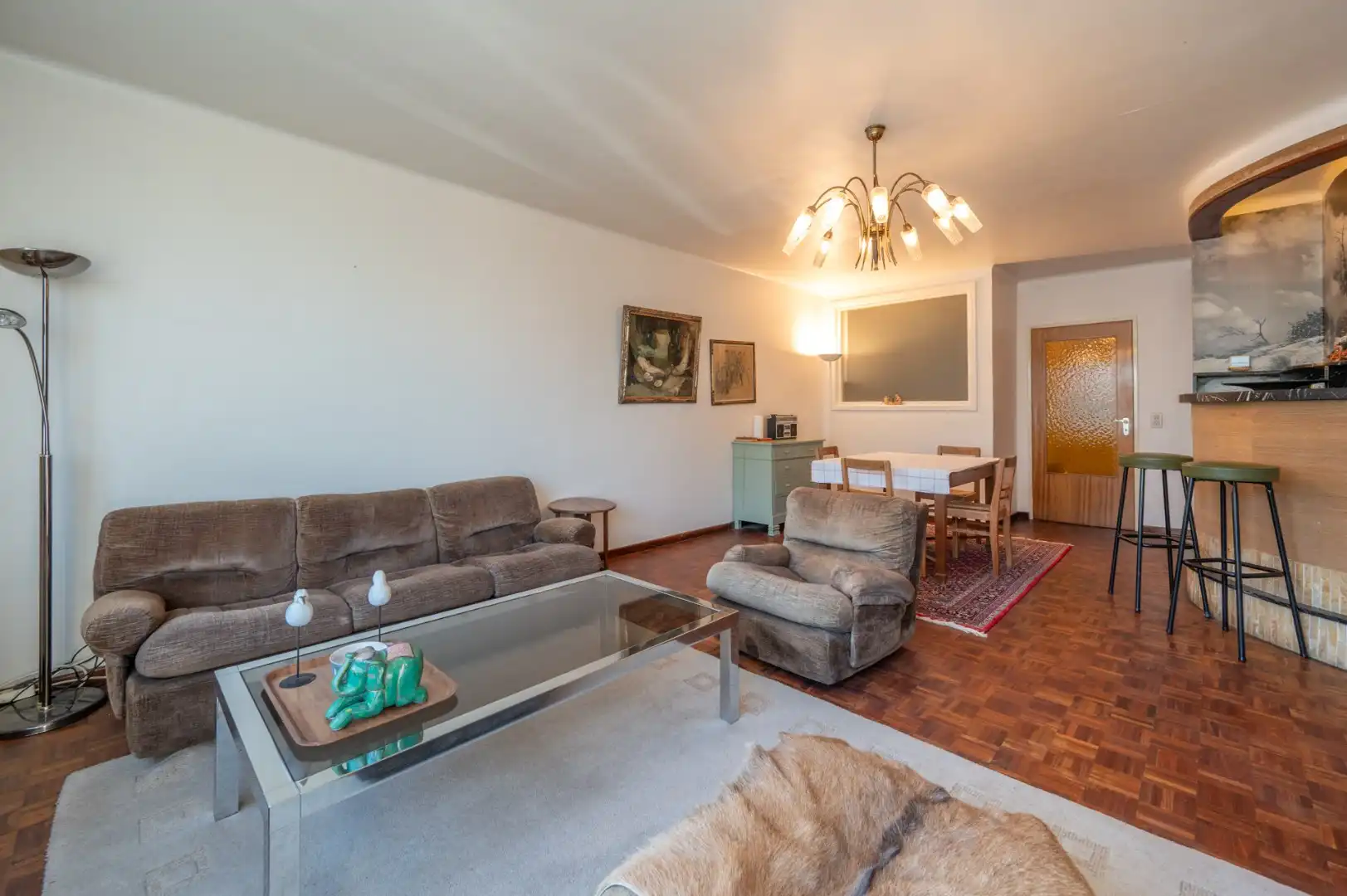 Te renoveren appartement met 3 slaapkamers op uitzonderlijke ligging vlakbij het Casino. foto 3