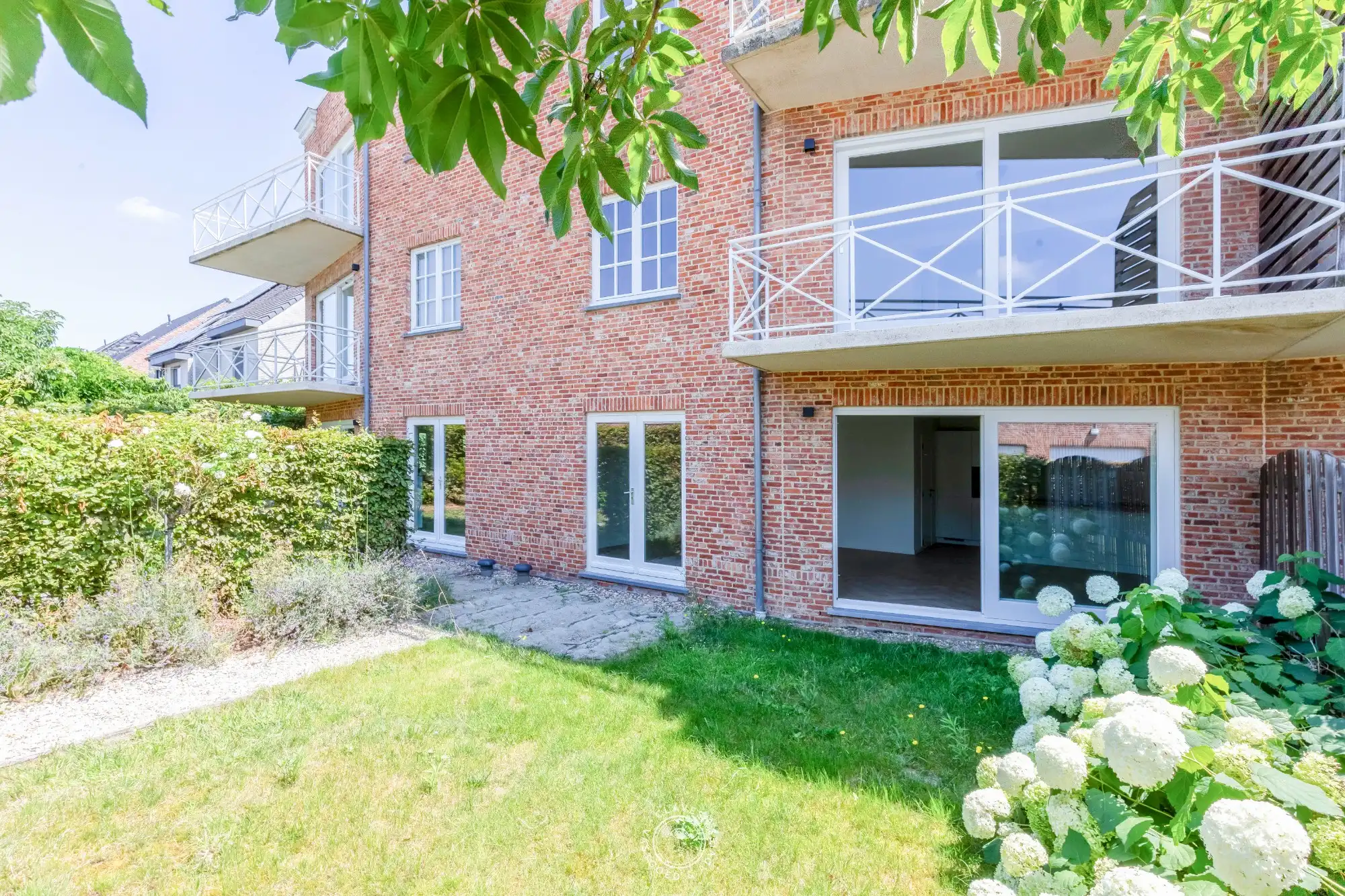 Gelijkvloers wonen in een vernieuwbouwappartement foto {{pictureIndex}}