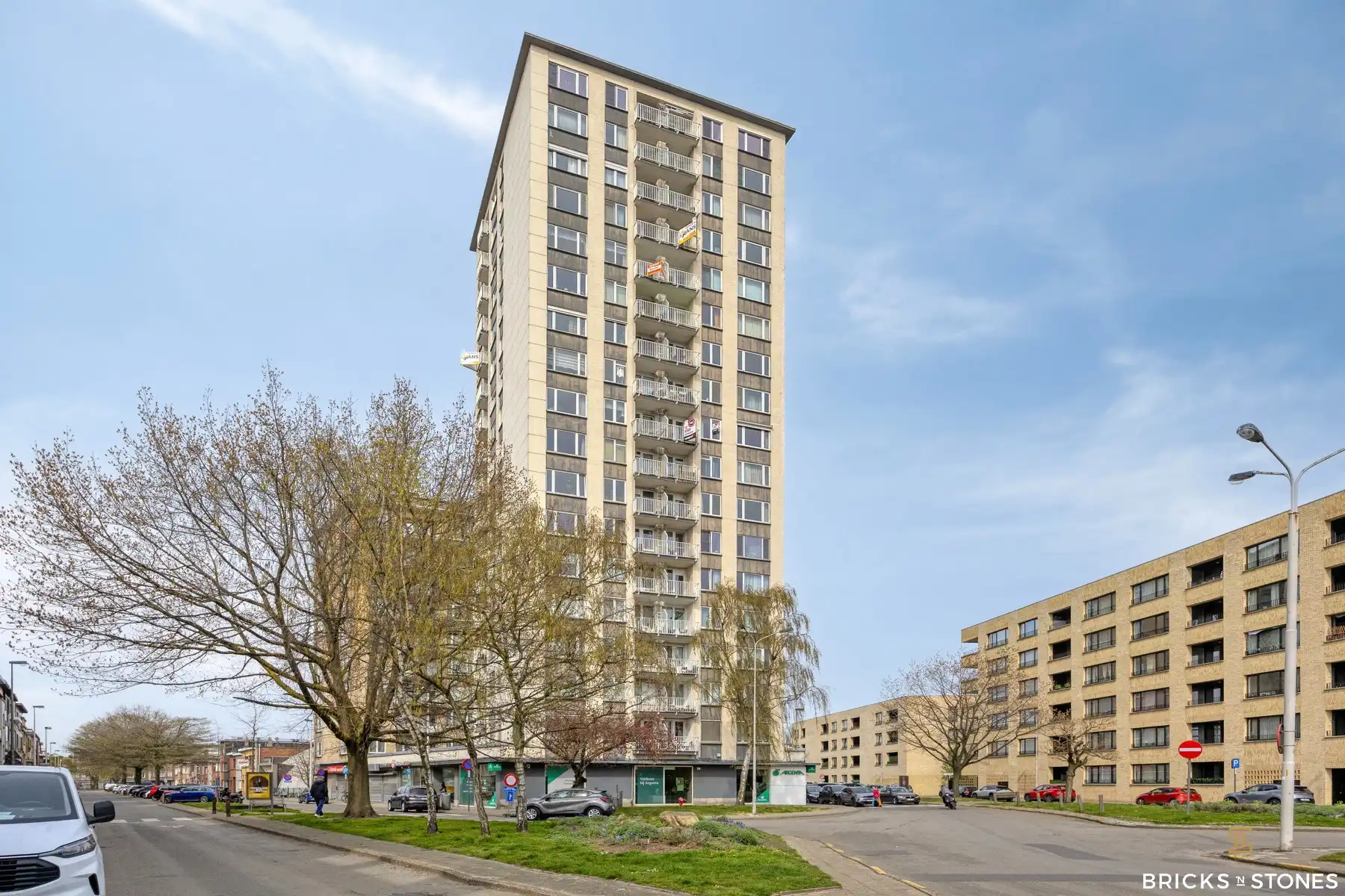 Lichtrijk 2-slaapkamerappartement met open uitzicht foto 13