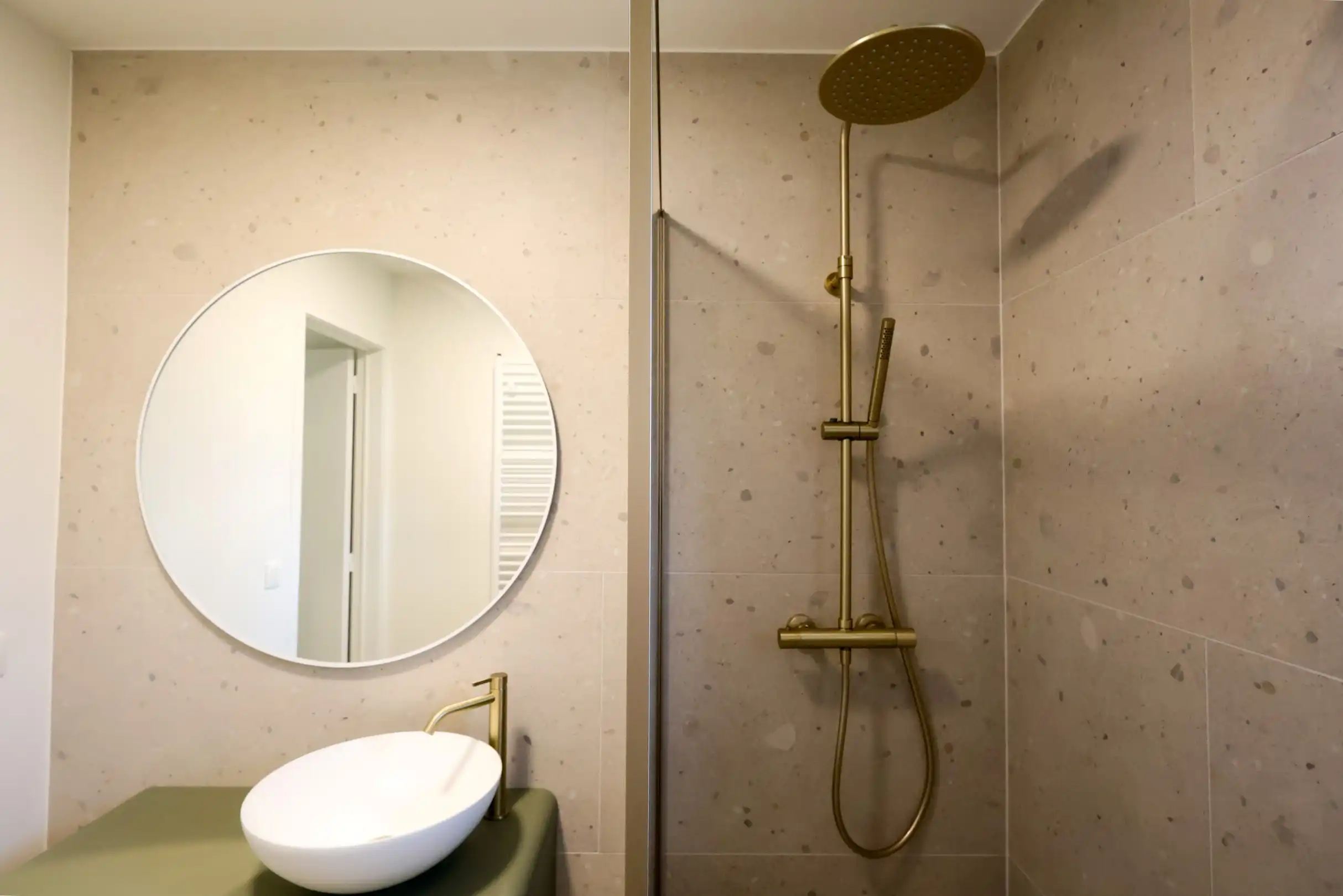 Gerenoveerd appartement met 2 slaapkamers én terras vlak bij het strand van Sint-André Oostduinkerke foto 13