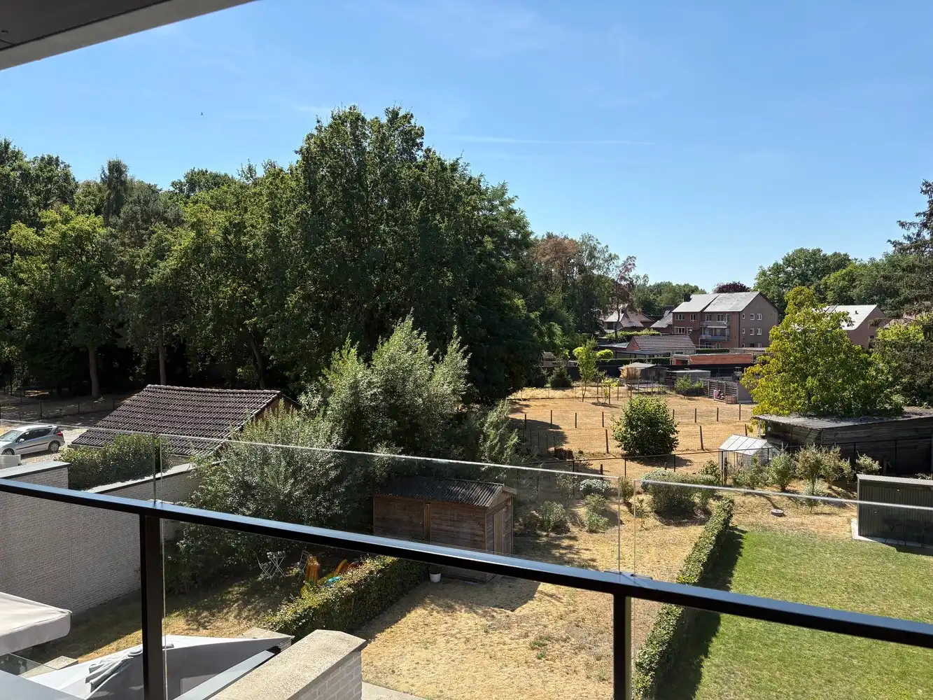 Mooi recent appartement met 2 slk, terras en ondergrondse parking met berging foto 5