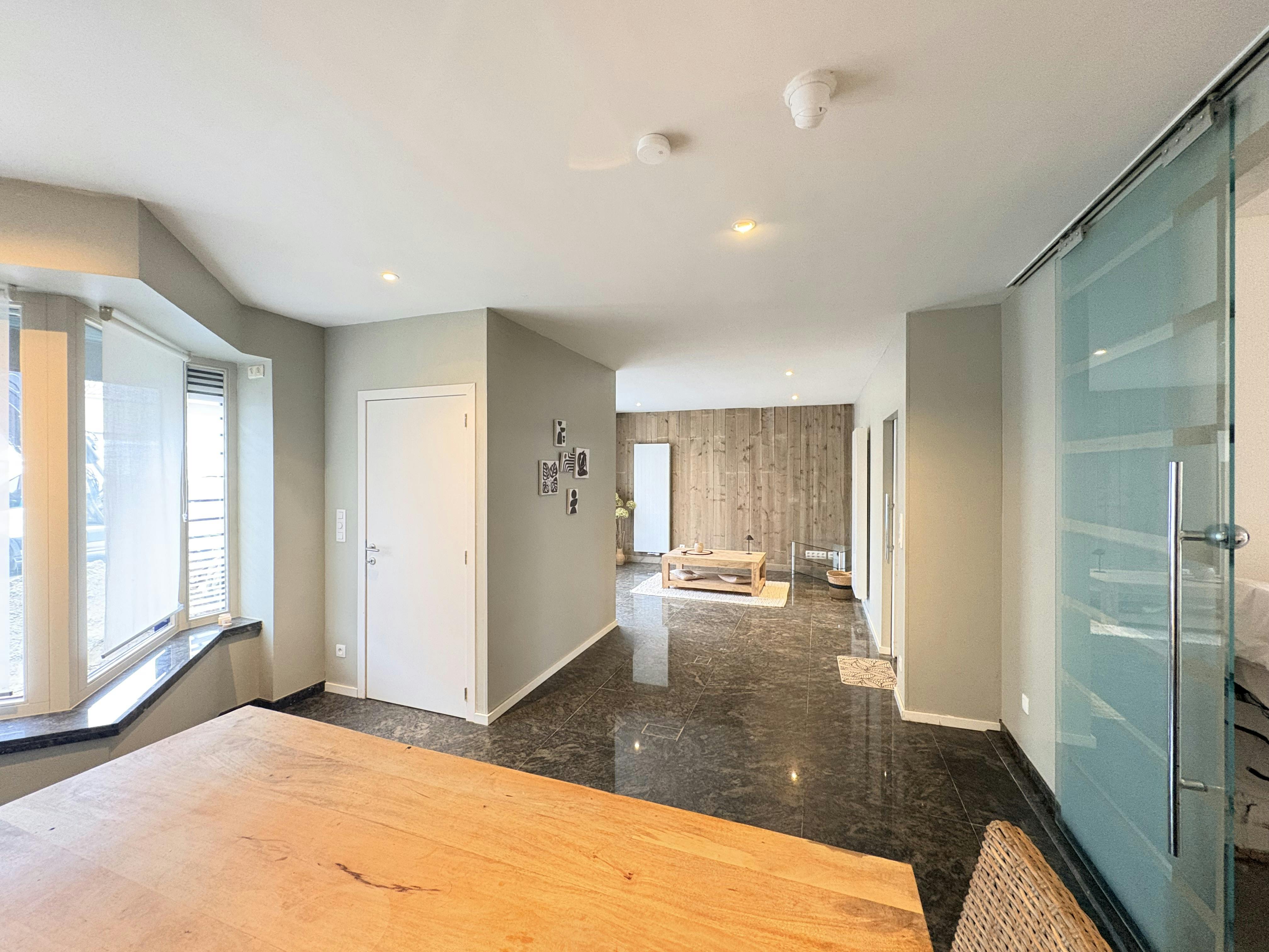 Multifunctioneel huis met 3 kamers te koop in Desselgem foto {{pictureIndex}}