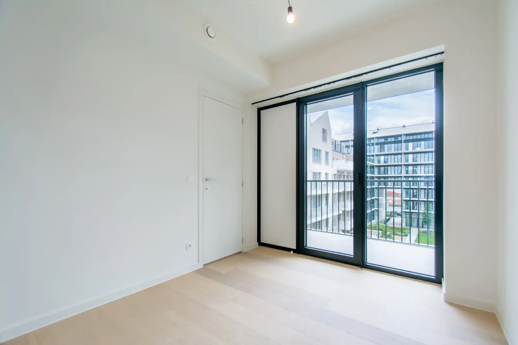 Lichtrijk nieuwbouwappartement met 2k en terras foto 6