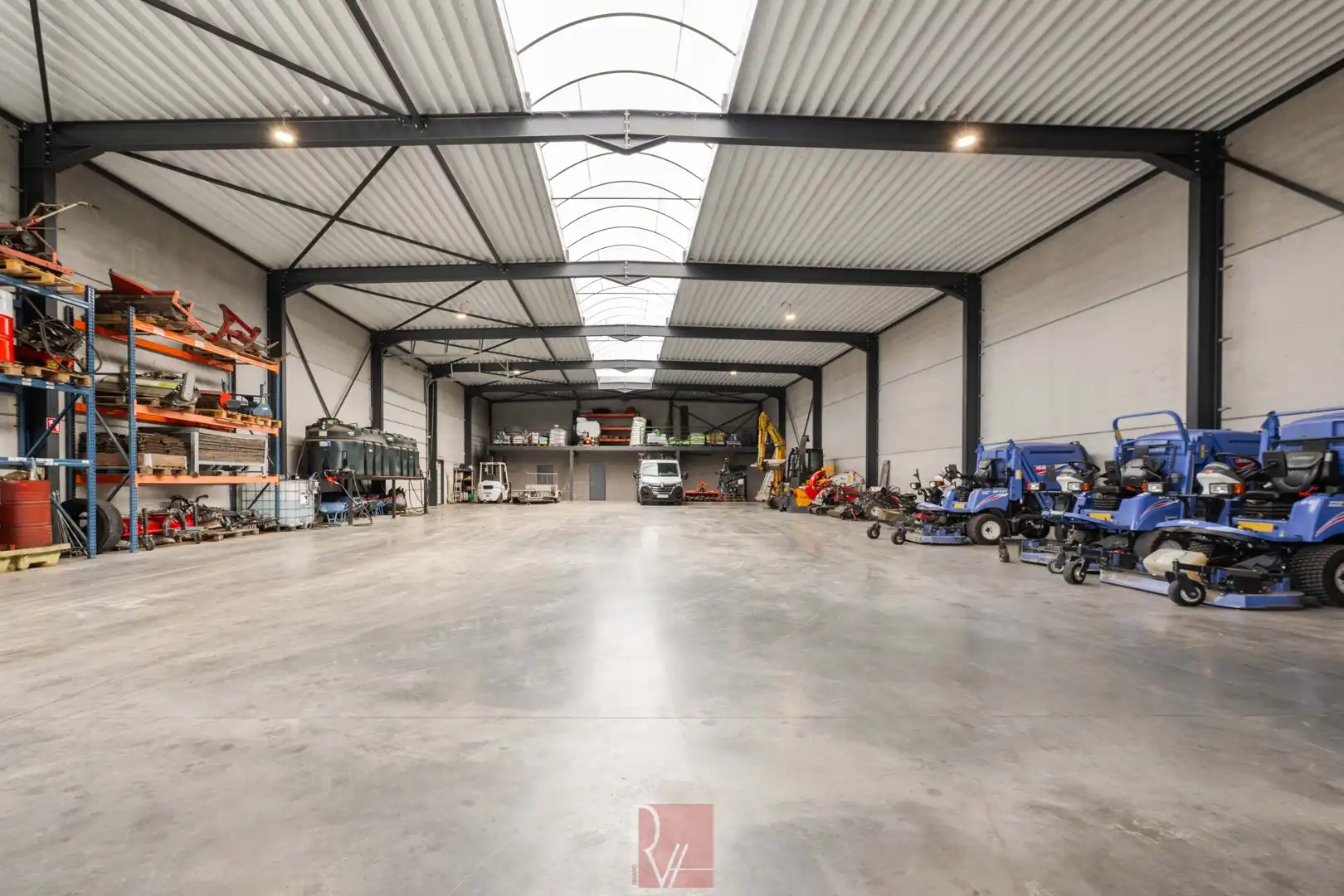 Industrieel-magazijn-logistiek te koop Ambachtenlaan 7 - 8760 Meulebeke